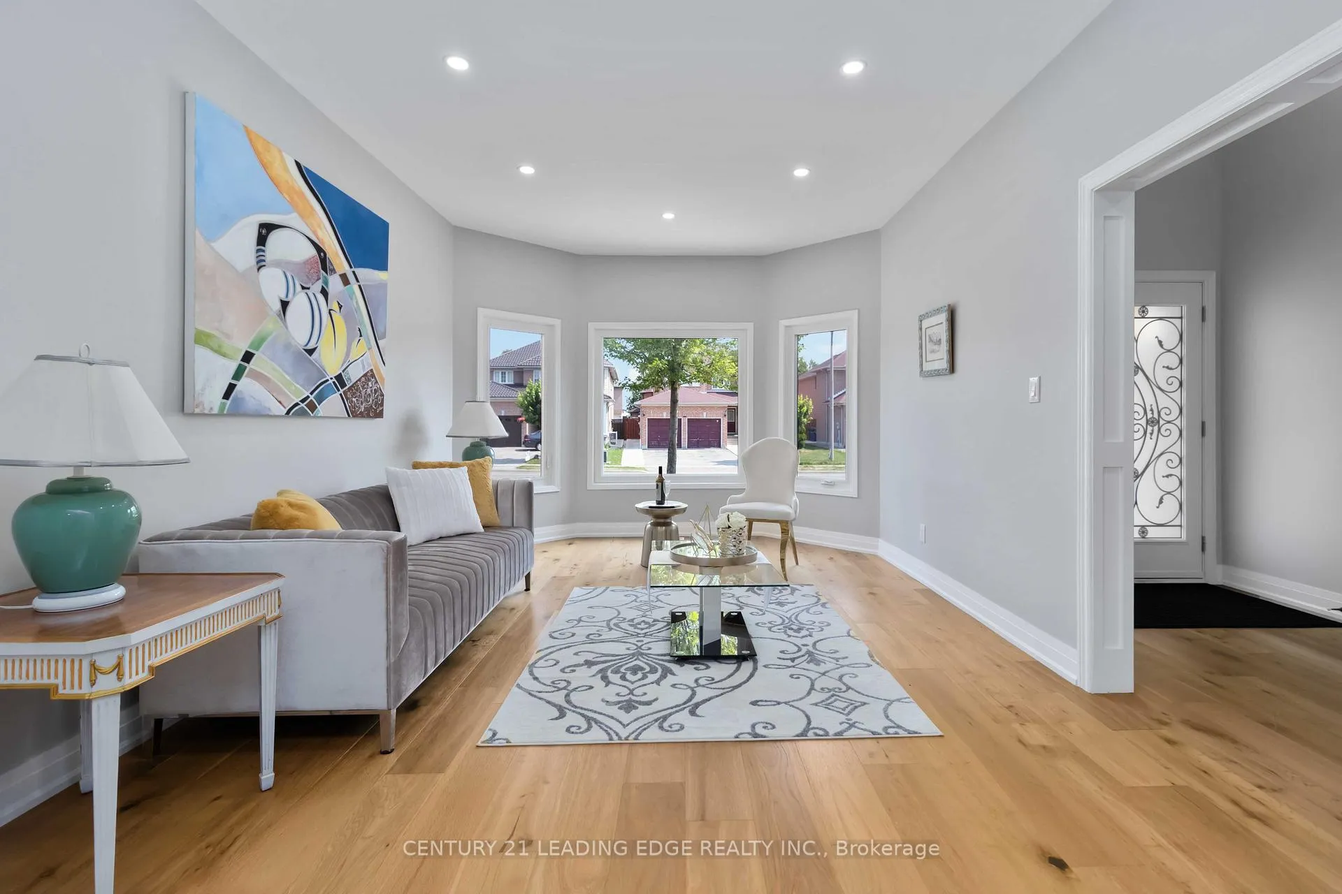 Photo 5 of 286 Fernforest Drive, Brampton, Sandringham-Wellington — HOMEH