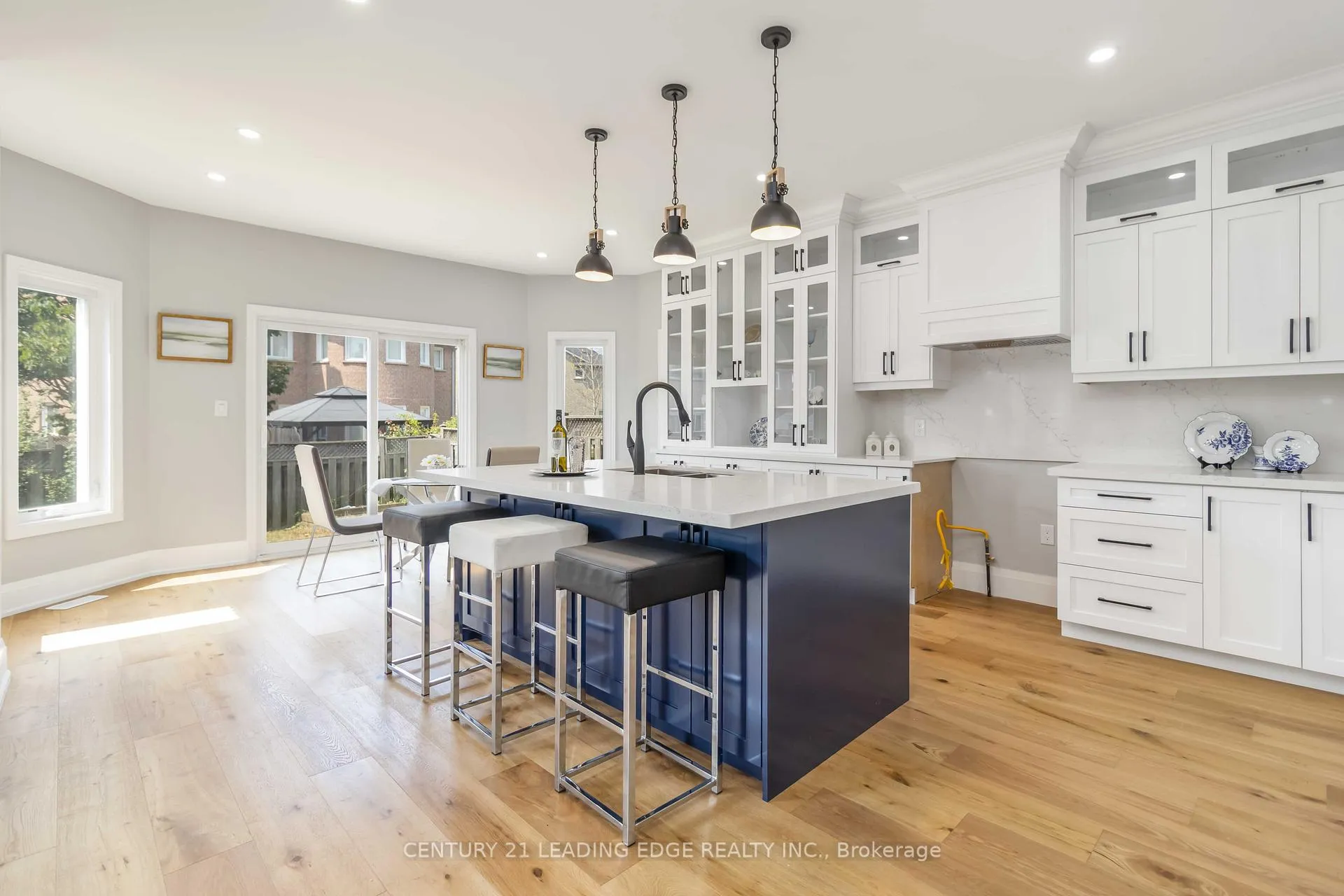 Photo 14 of 286 Fernforest Drive, Brampton, Sandringham-Wellington — HOMEH