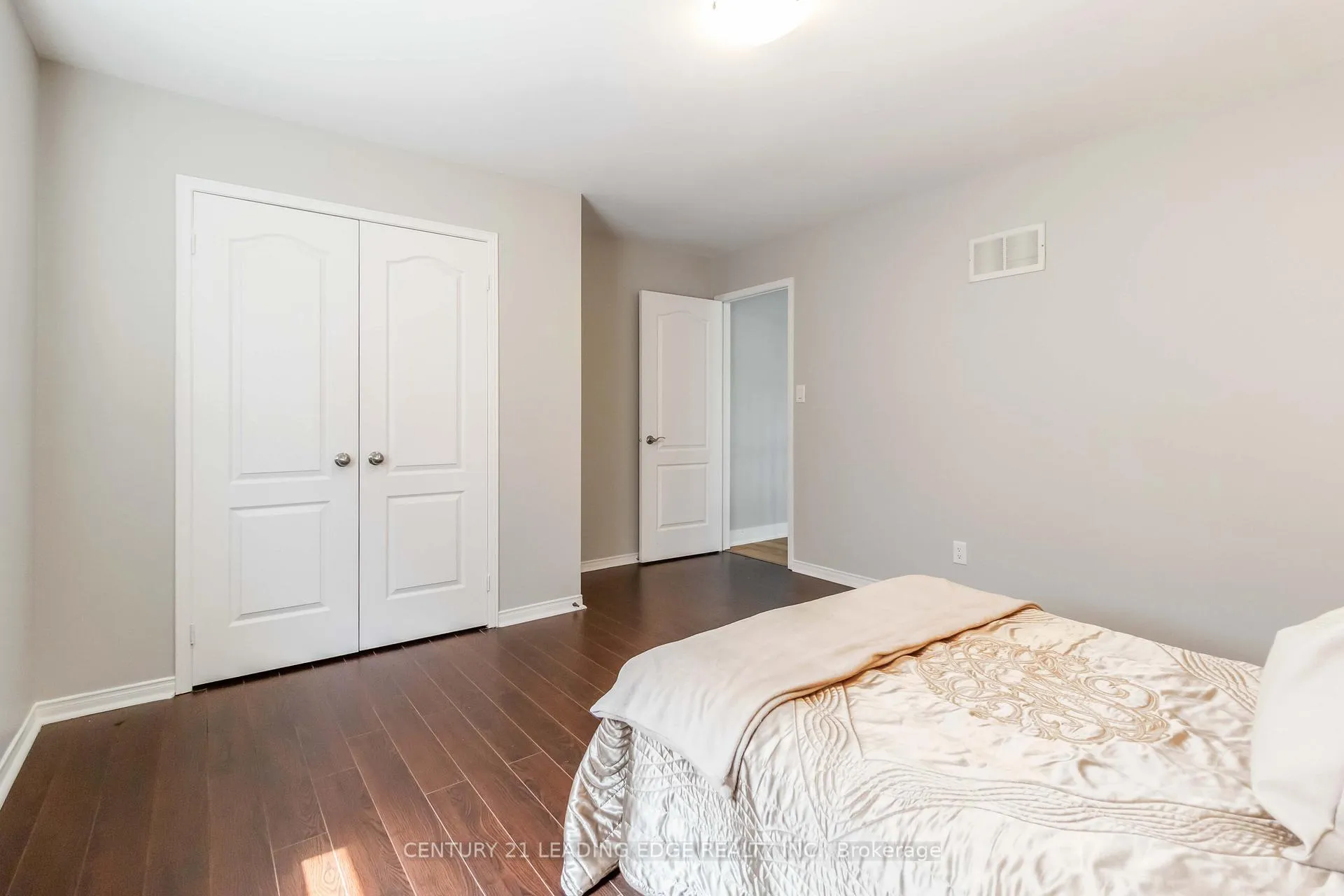 Photo 28 of 286 Fernforest Drive, Brampton, Sandringham-Wellington — HOMEH