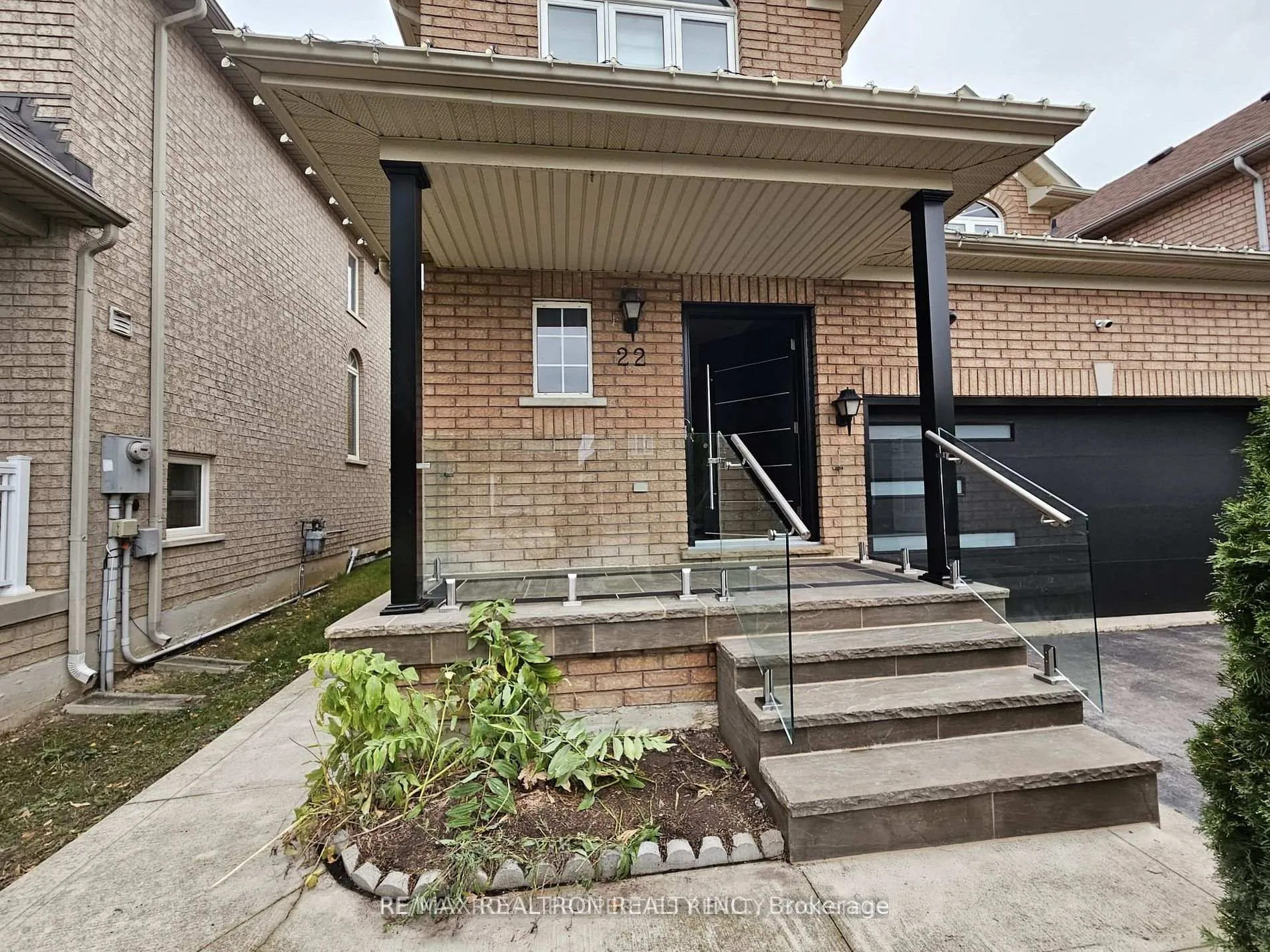 Photo 3 of Unit Main & 2nd Floor, 22 Grape Trail, Brampton, Fletcher's Meadow — HOMEH