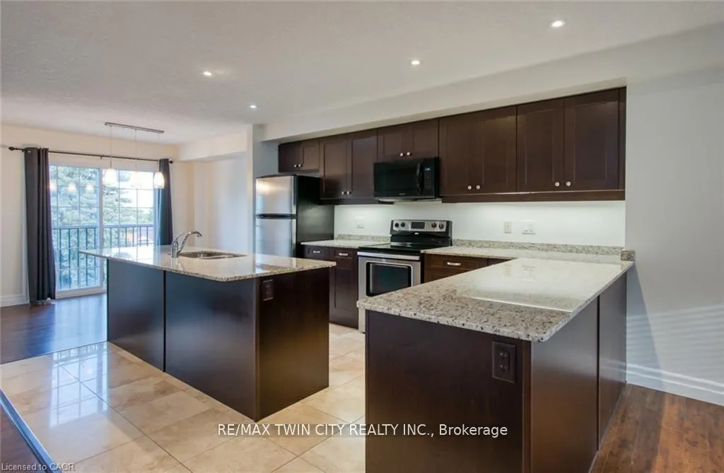 Photo 19 of 43 Woolwich Street, Kitchener — HOMEH