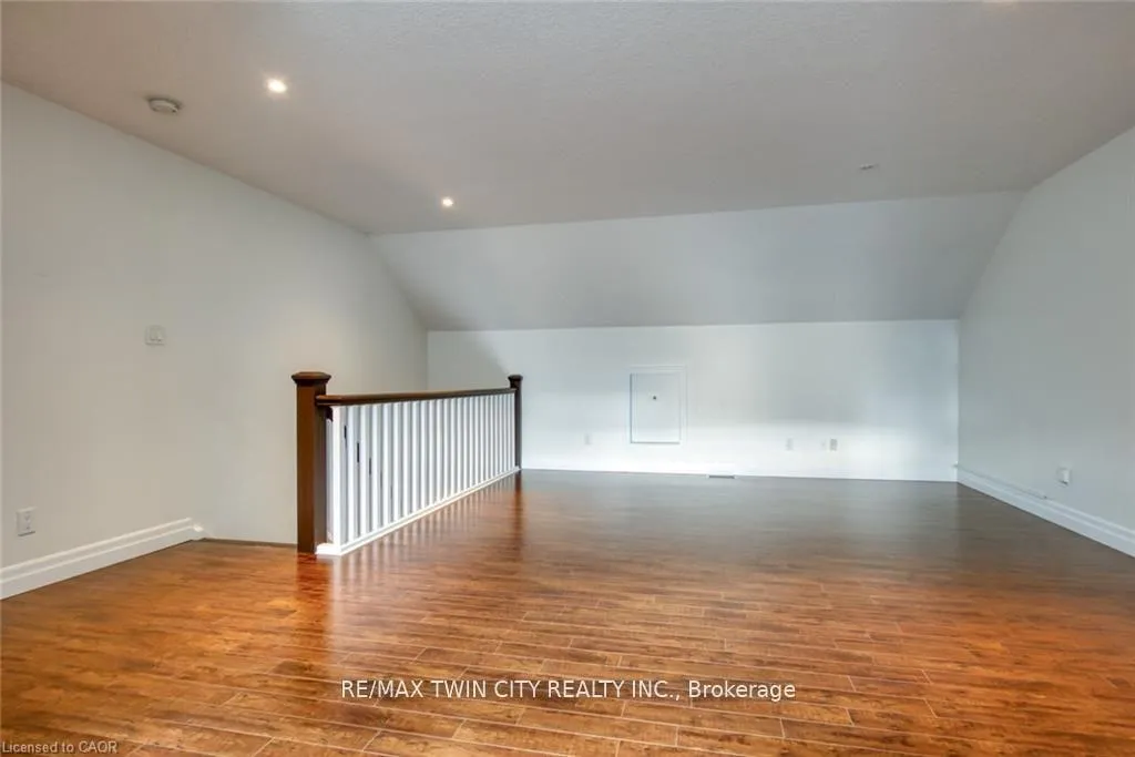 Photo 33 of 43 Woolwich Street, Kitchener — HOMEH
