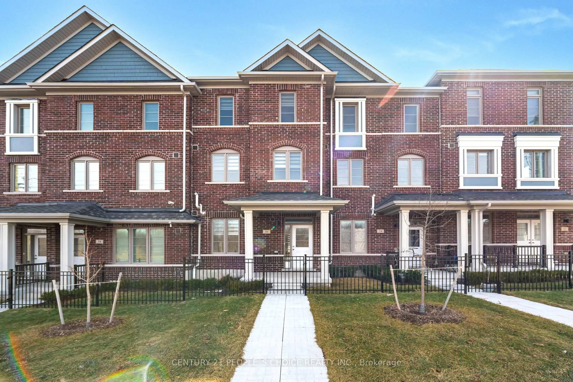 Photo 1 of 36 Waterside Way, Whitby, Port Whitby — HOMEH