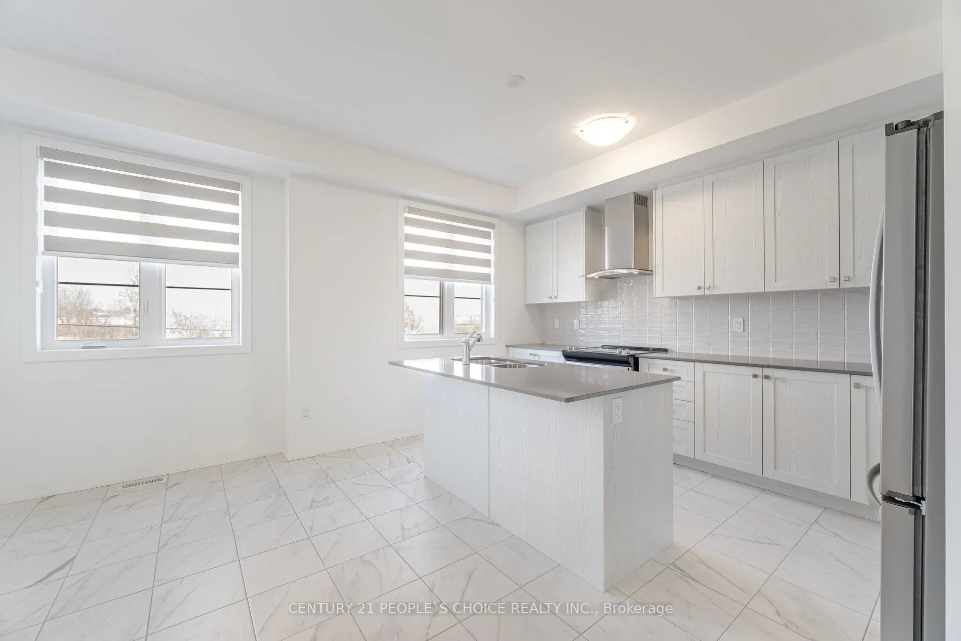 Photo 13 of 36 Waterside Way, Whitby, Port Whitby — HOMEH