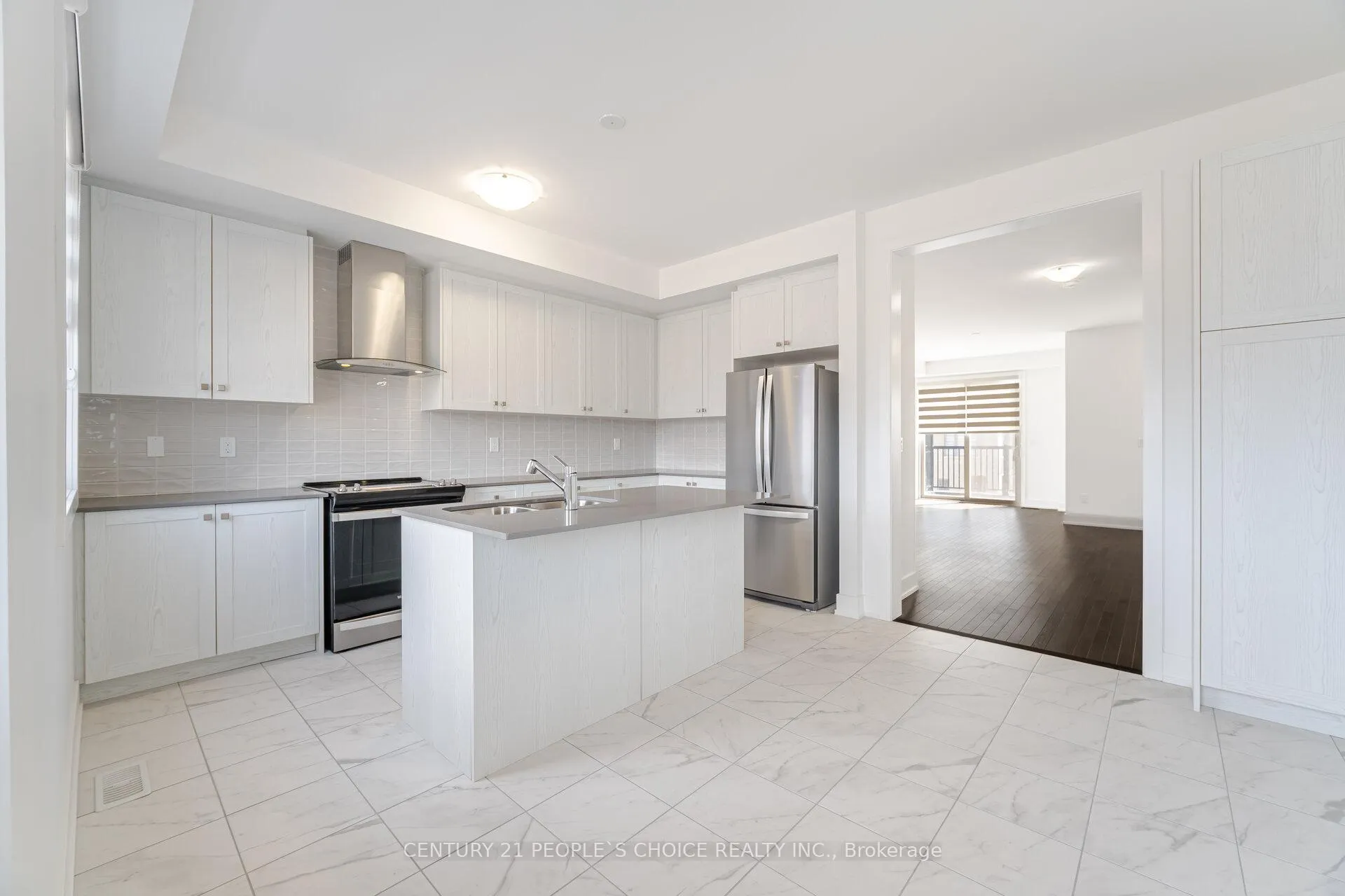 Photo 15 of 36 Waterside Way, Whitby, Port Whitby — HOMEH