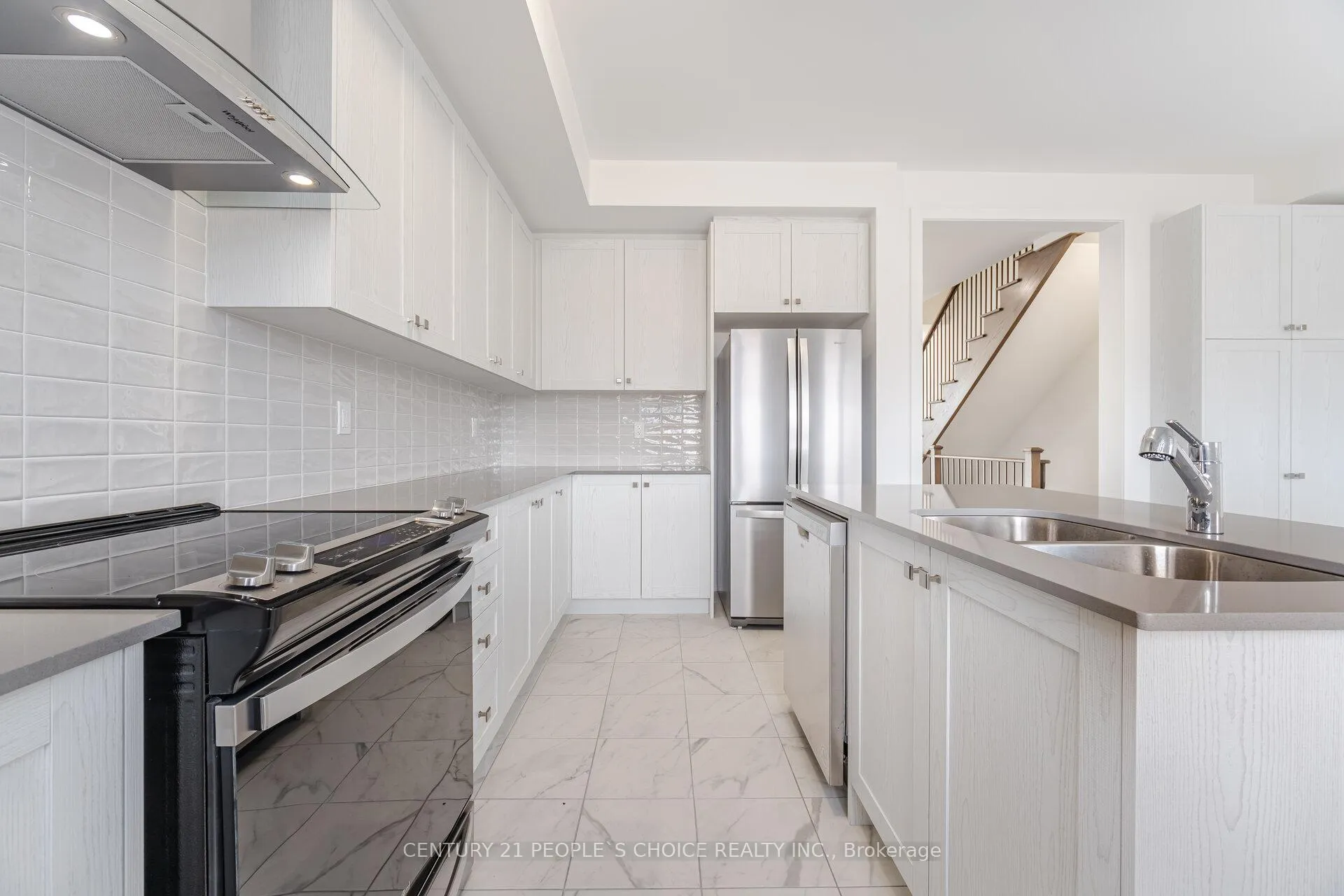 Photo 16 of 36 Waterside Way, Whitby, Port Whitby — HOMEH