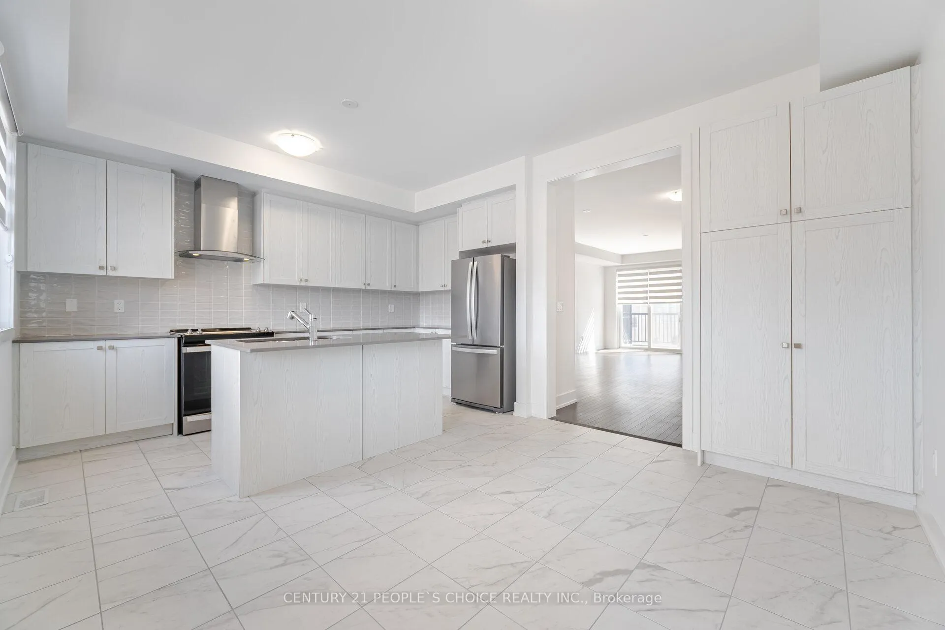 Photo 18 of 36 Waterside Way, Whitby, Port Whitby — HOMEH