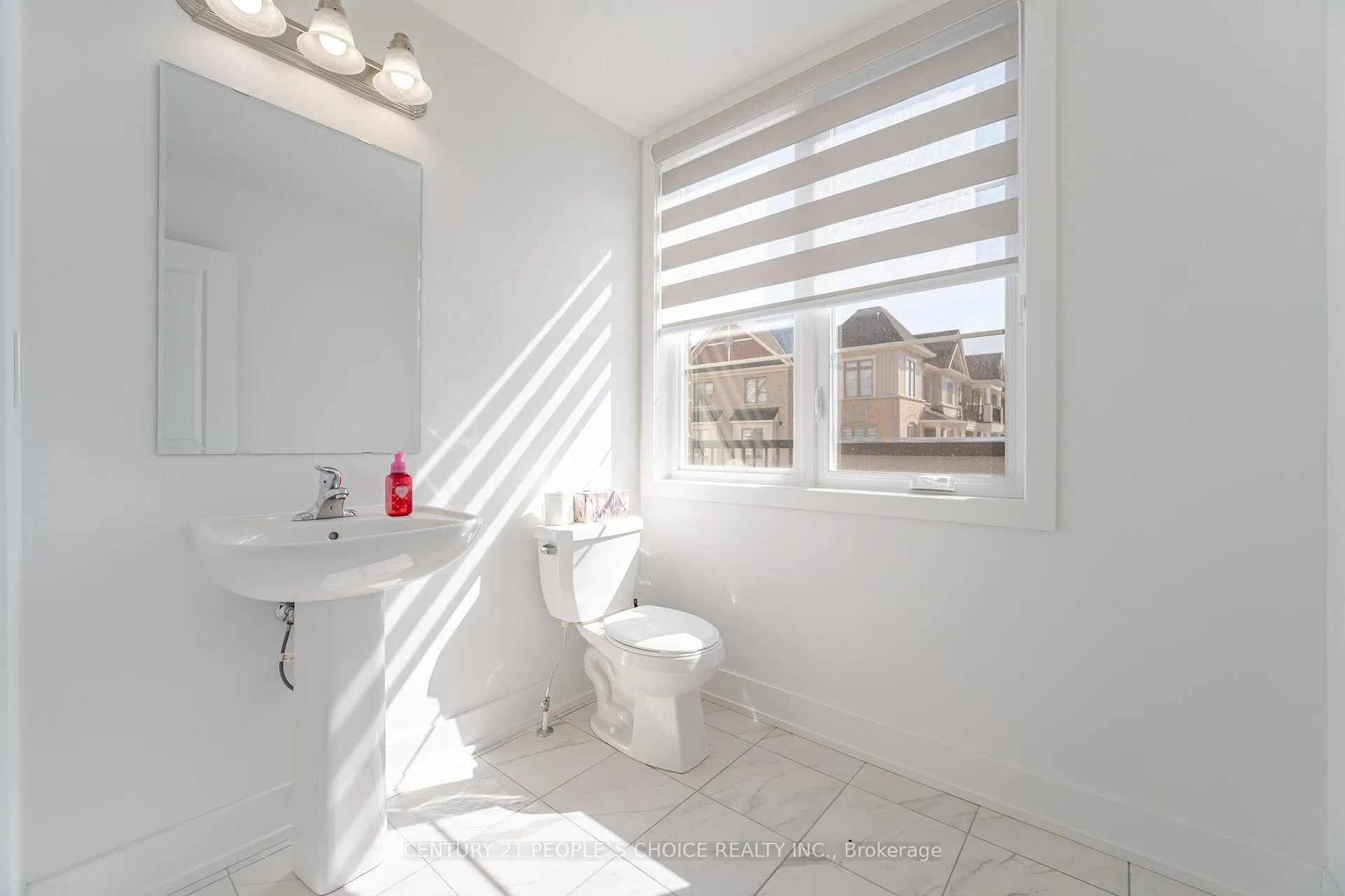Photo 19 of 36 Waterside Way, Whitby, Port Whitby — HOMEH