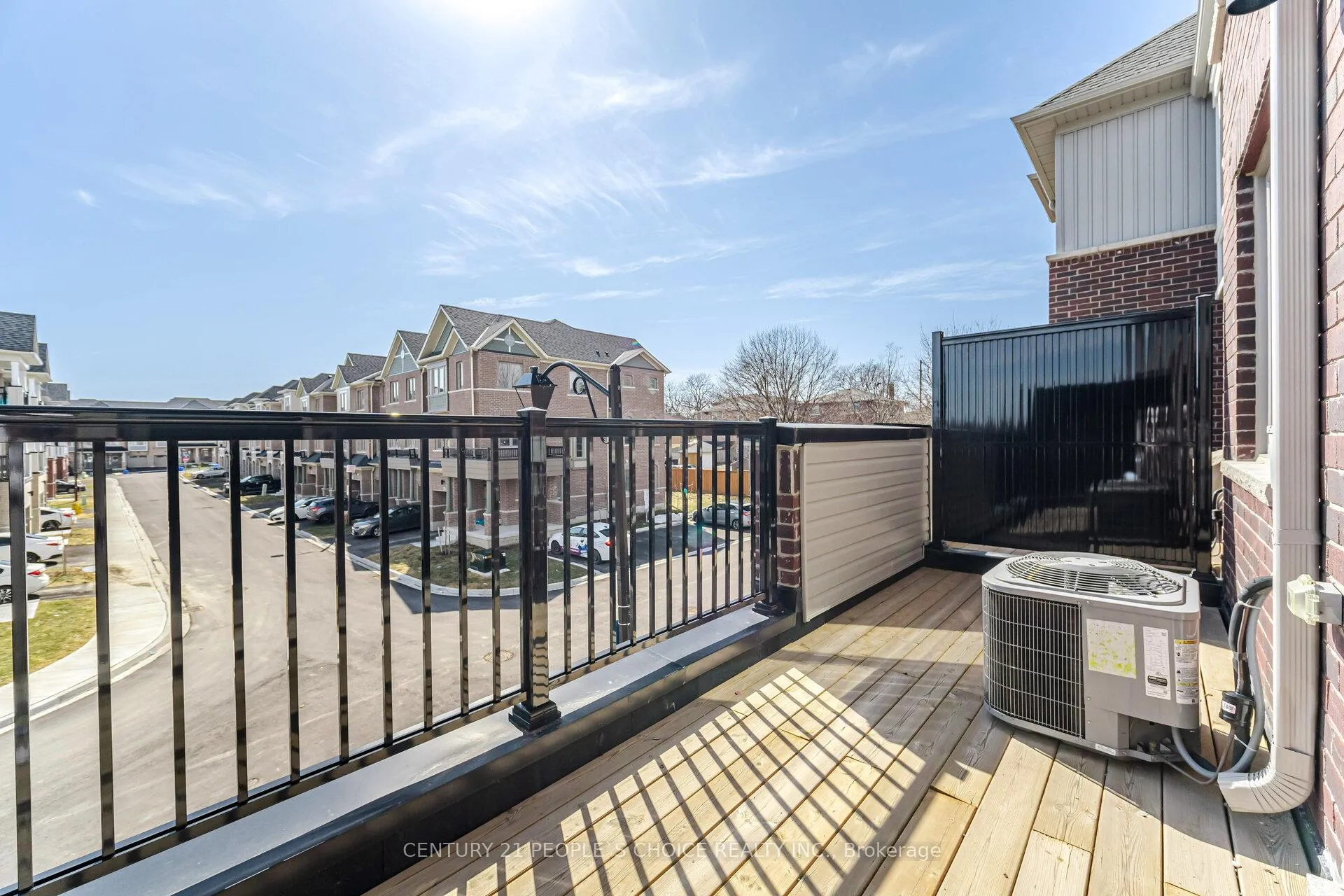 Photo 20 of 36 Waterside Way, Whitby, Port Whitby — HOMEH