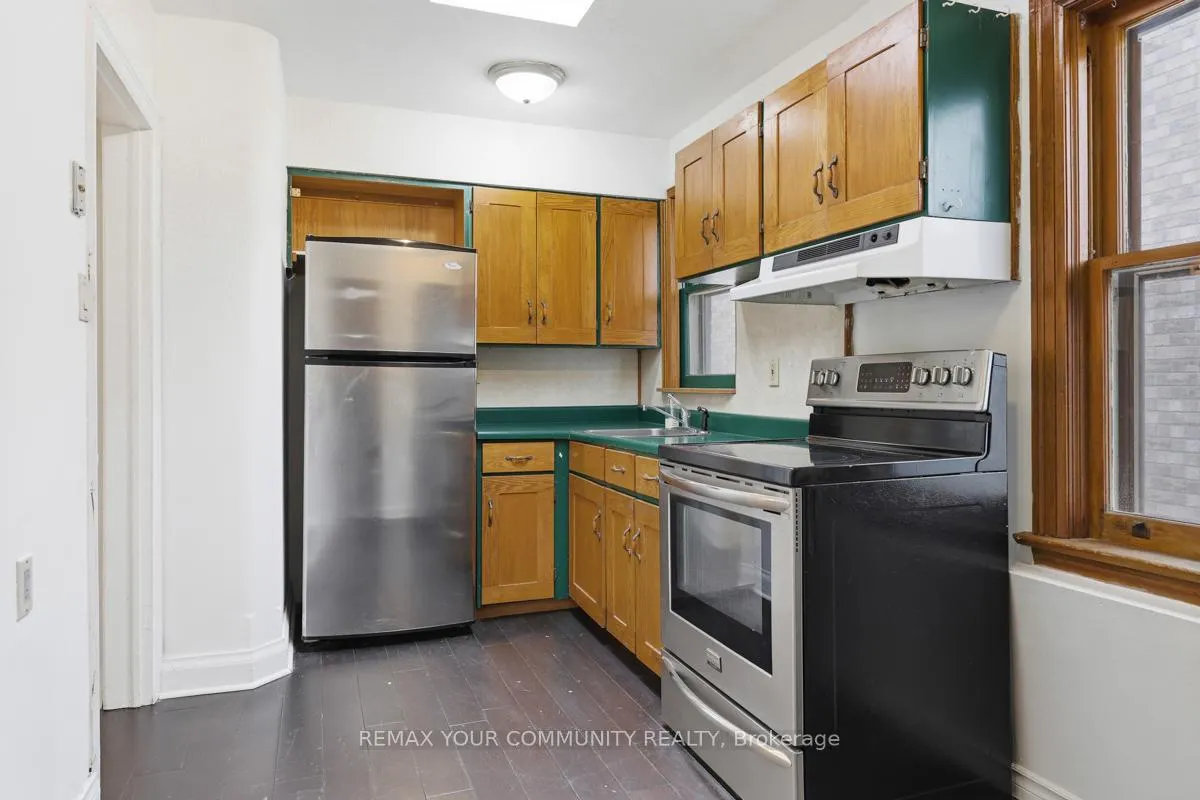 Photo 4 of Unit ENTIRE, 71 Lesmount Avenue, Toronto, Danforth Village-East York — HOMEH