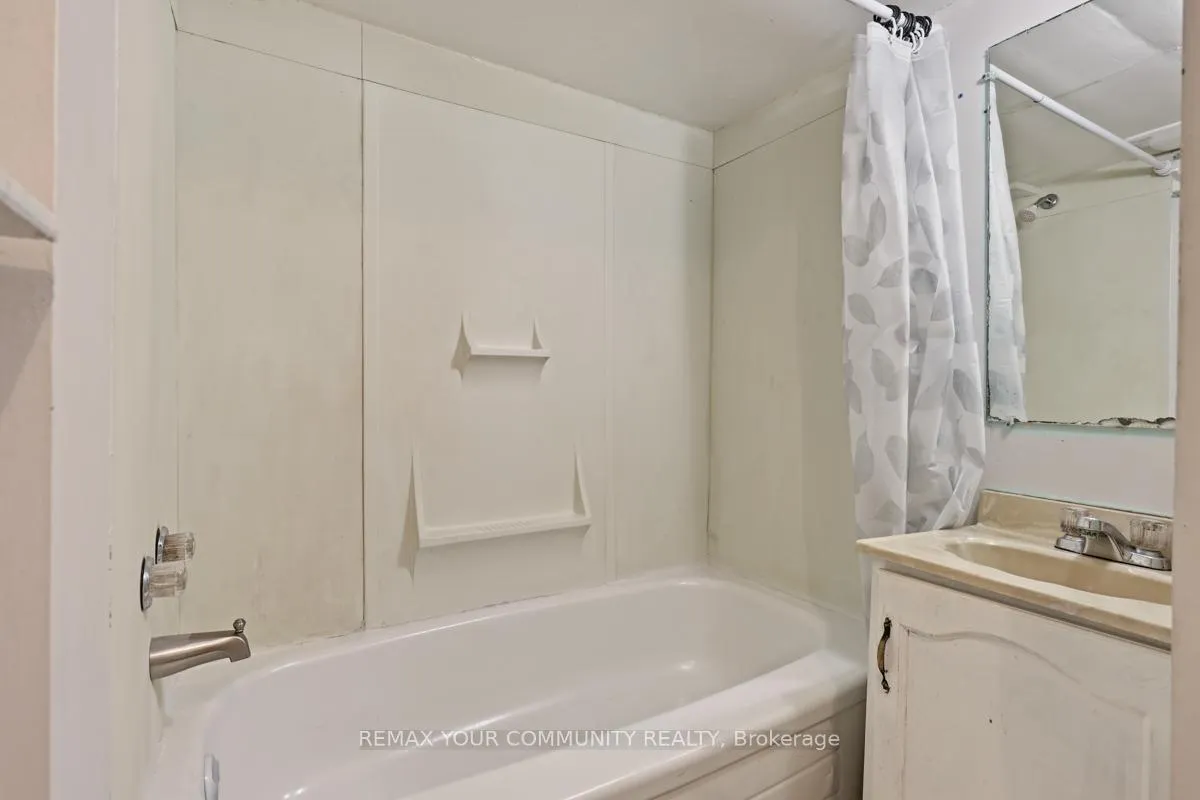 Photo 13 of Unit ENTIRE, 71 Lesmount Avenue, Toronto, Danforth Village-East York — HOMEH
