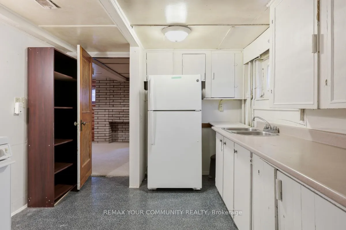 Photo 16 of Unit ENTIRE, 71 Lesmount Avenue, Toronto, Danforth Village-East York — HOMEH