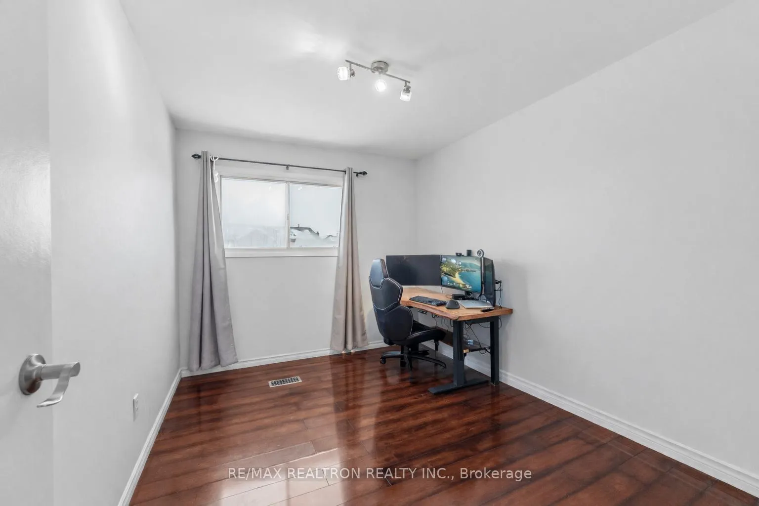 Photo 12 of 43 Buckland Way, Brampton, Madoc — HOMEH