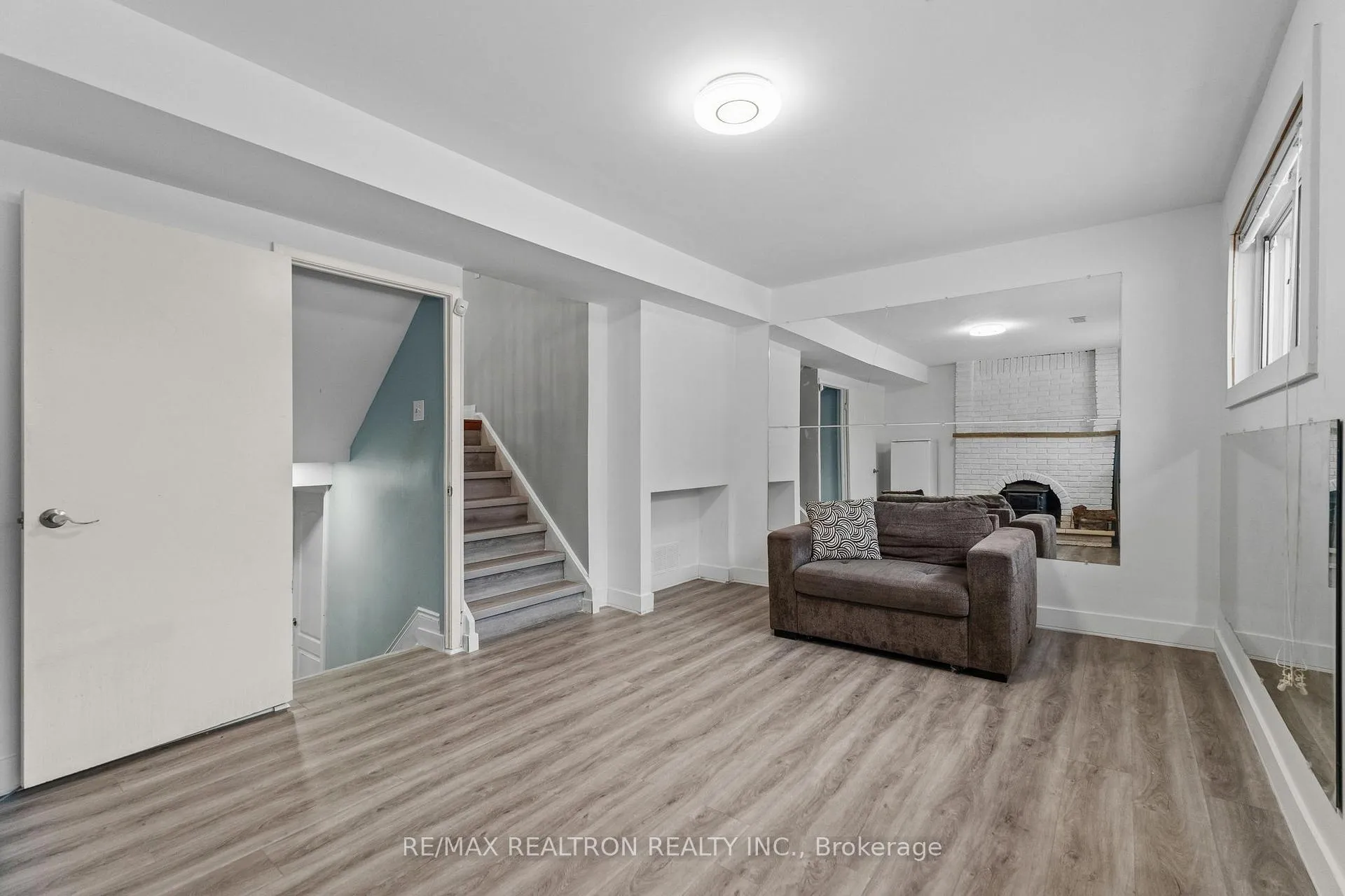 Photo 13 of 43 Buckland Way, Brampton, Madoc — HOMEH