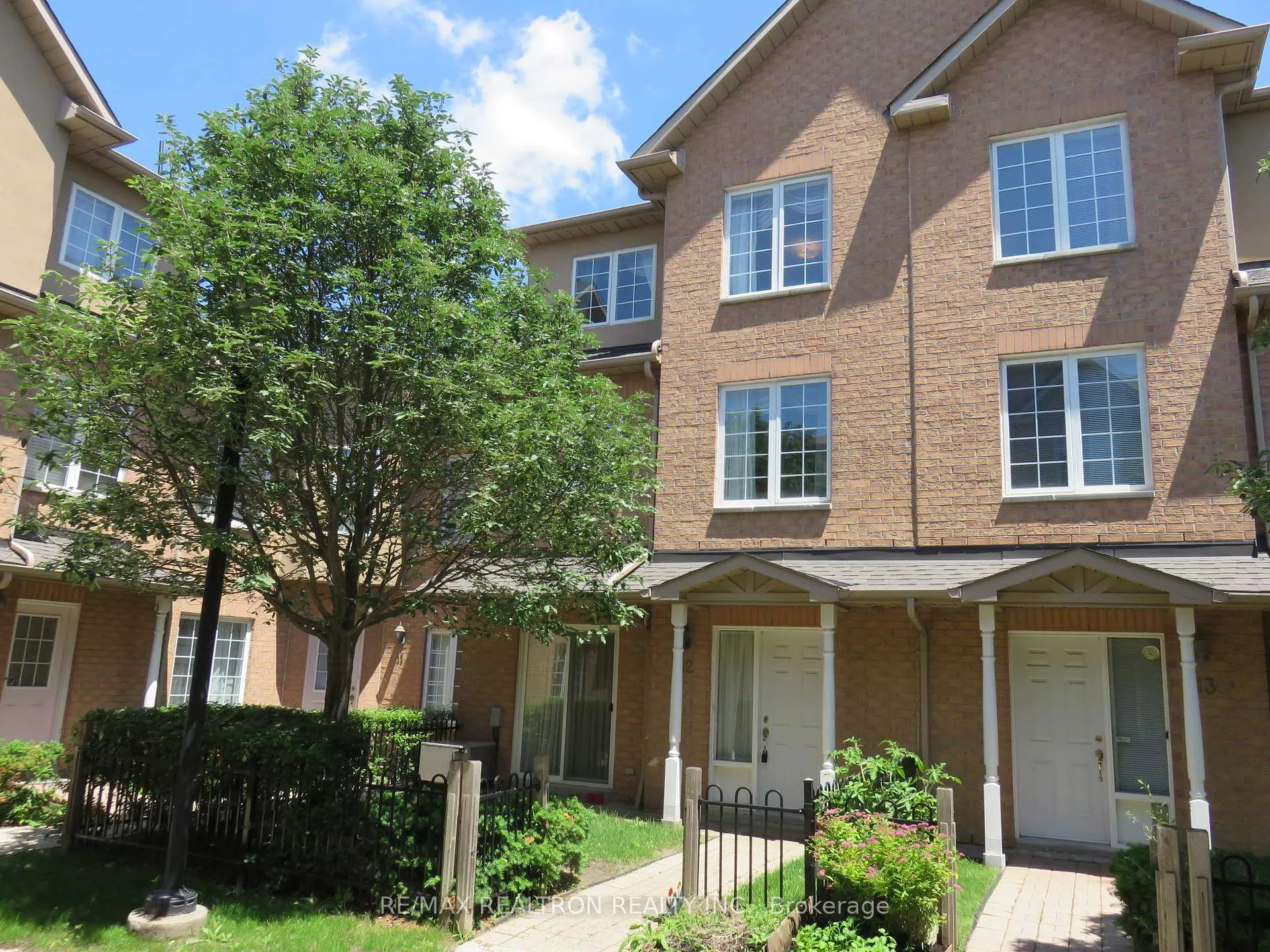 Photo 1 of Unit 12, 20 St Moritz Way, Markham, Unionville — HOMEH