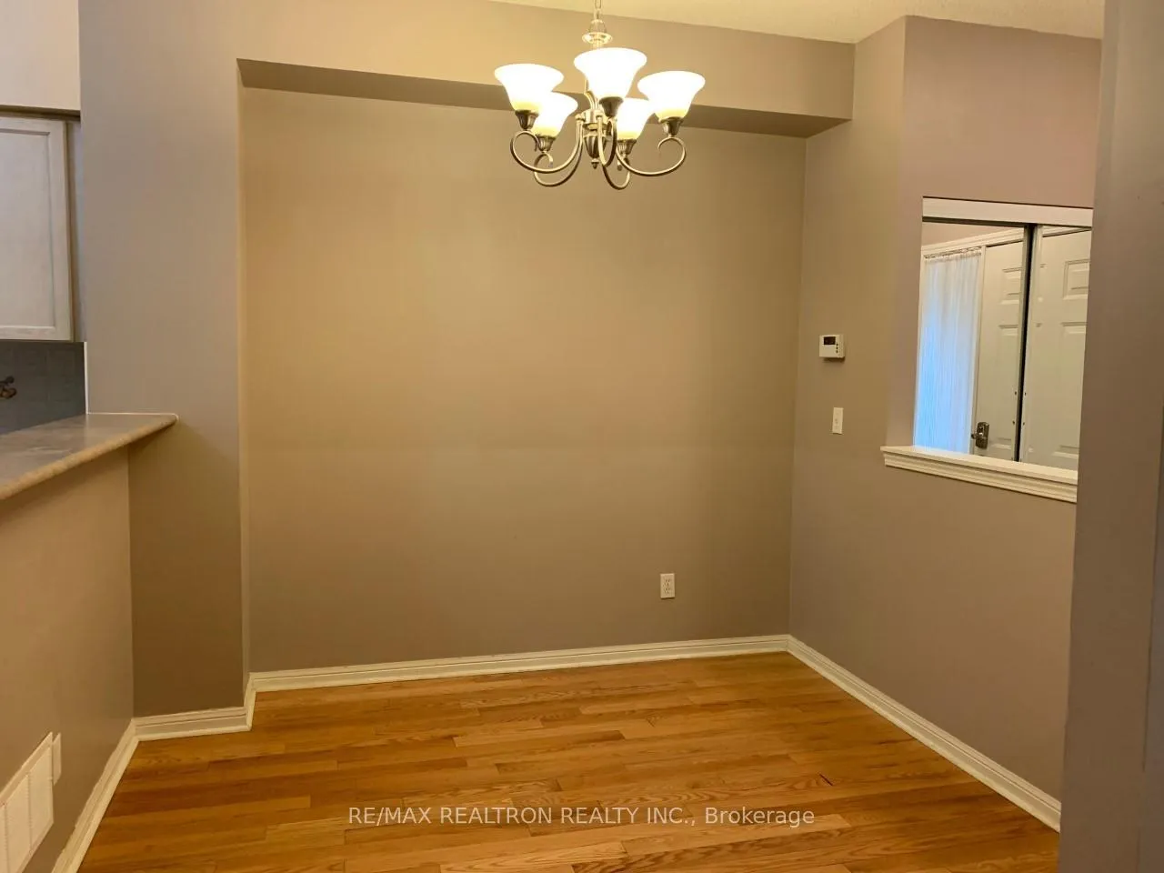 Photo 4 of Unit 12, 20 St Moritz Way, Markham, Unionville — HOMEH