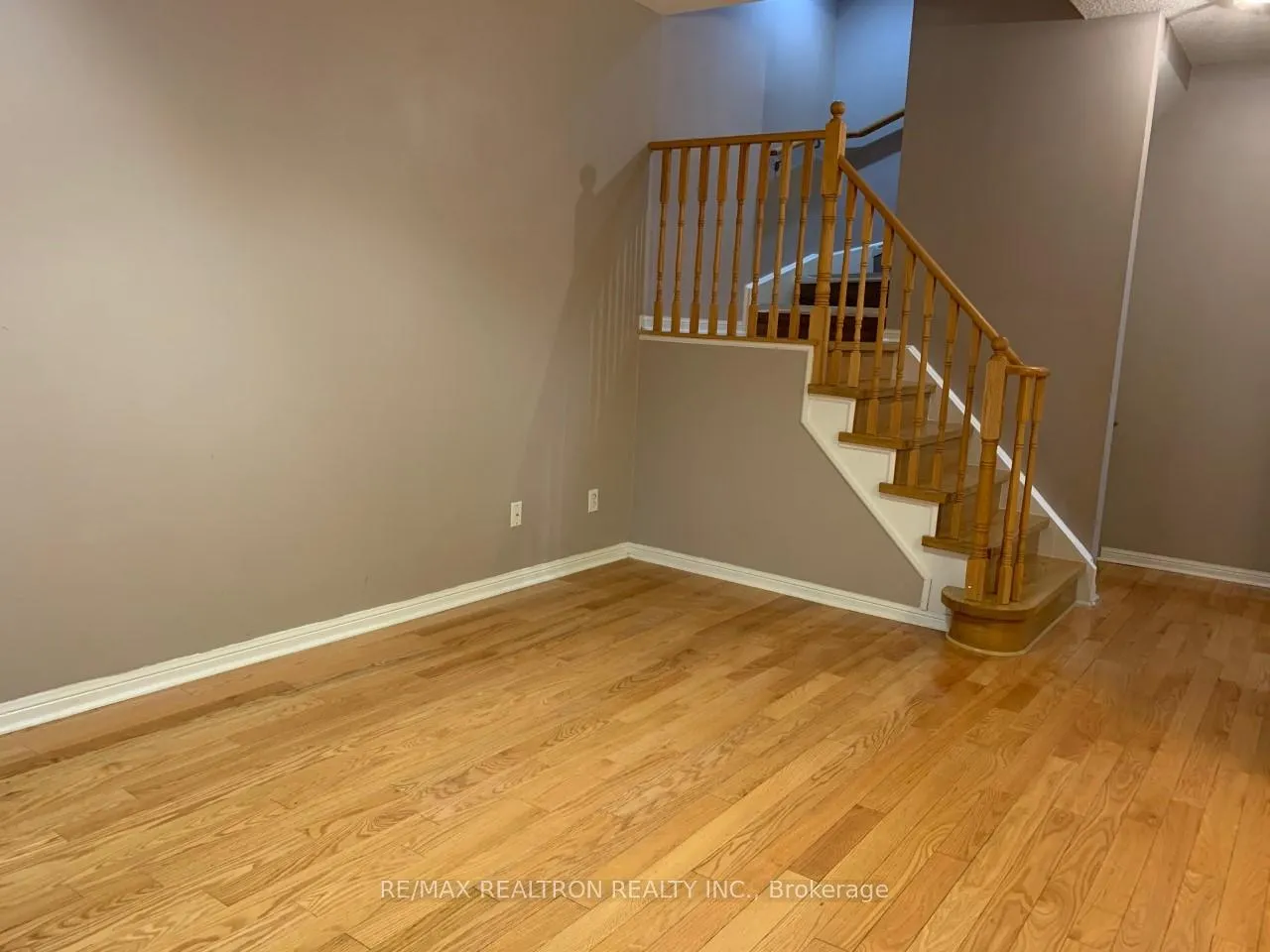 Photo 5 of Unit 12, 20 St Moritz Way, Markham, Unionville — HOMEH