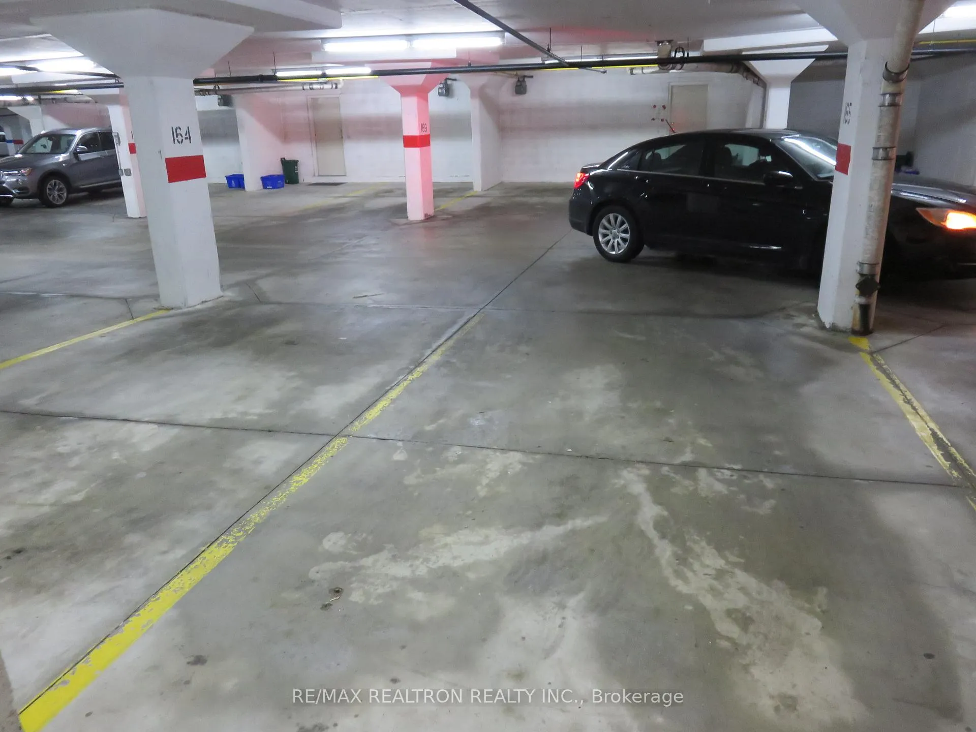 Photo 10 of Unit 12, 20 St Moritz Way, Markham, Unionville — HOMEH