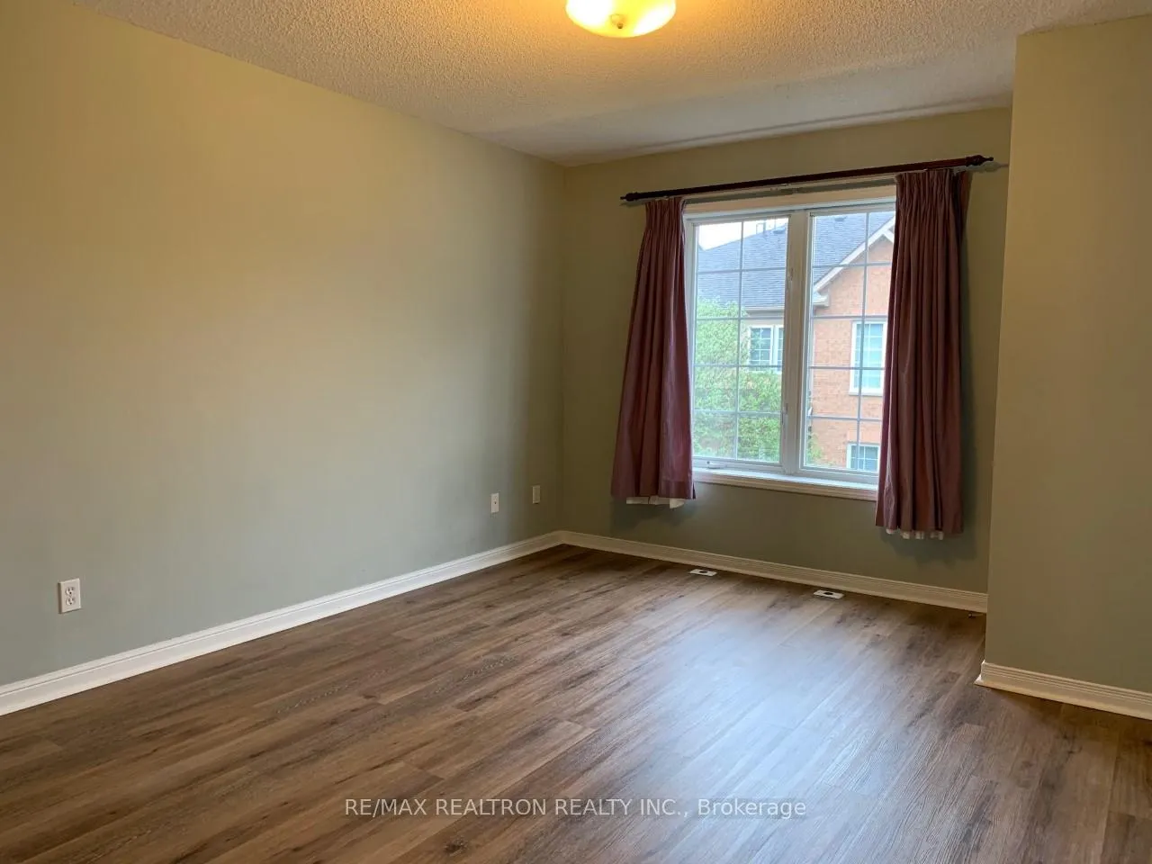 Photo 13 of Unit 12, 20 St Moritz Way, Markham, Unionville — HOMEH