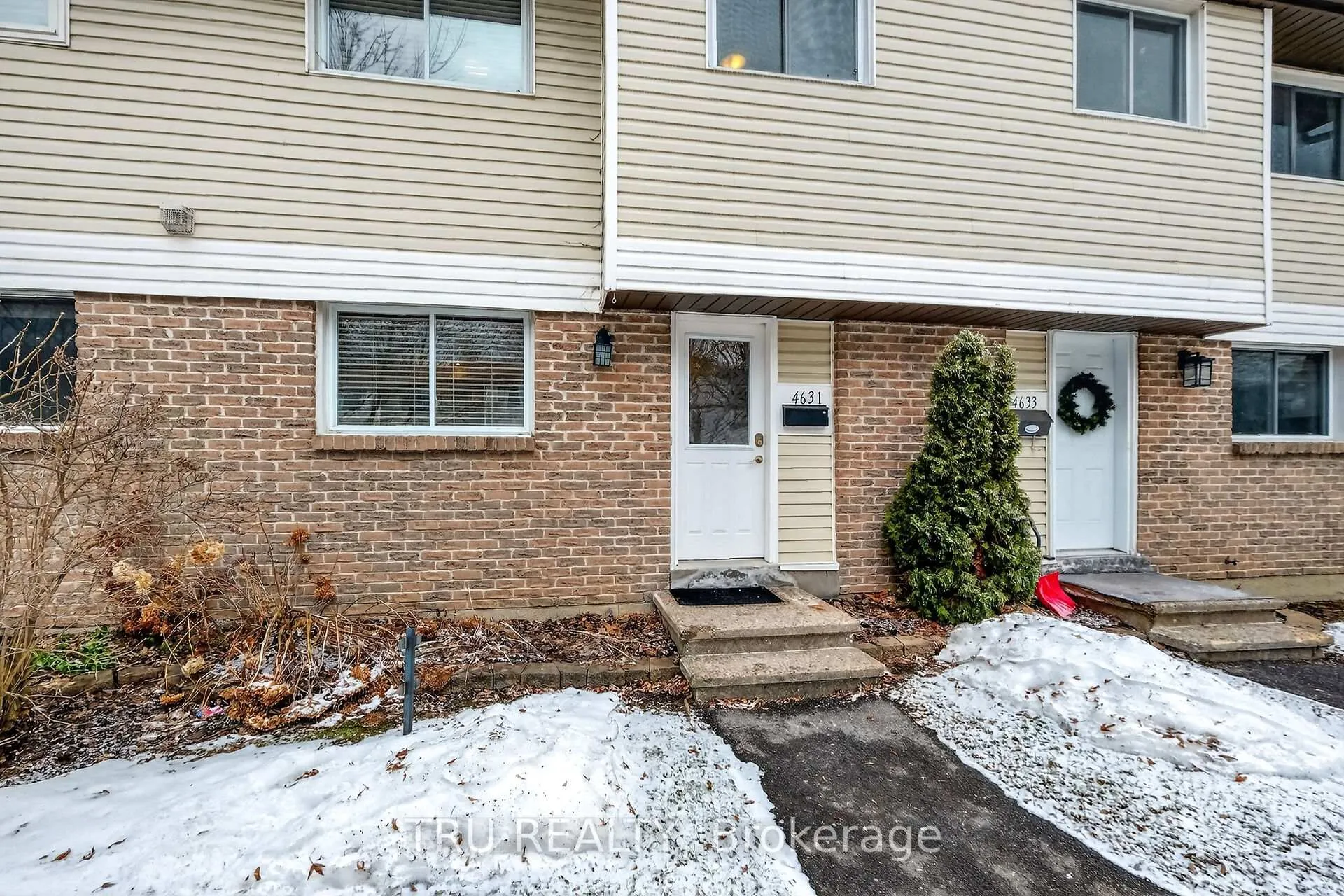 Photo 3 of Unit 26, 4631 Cecilia Crescent, Ottawa, Cyrville — HOMEH