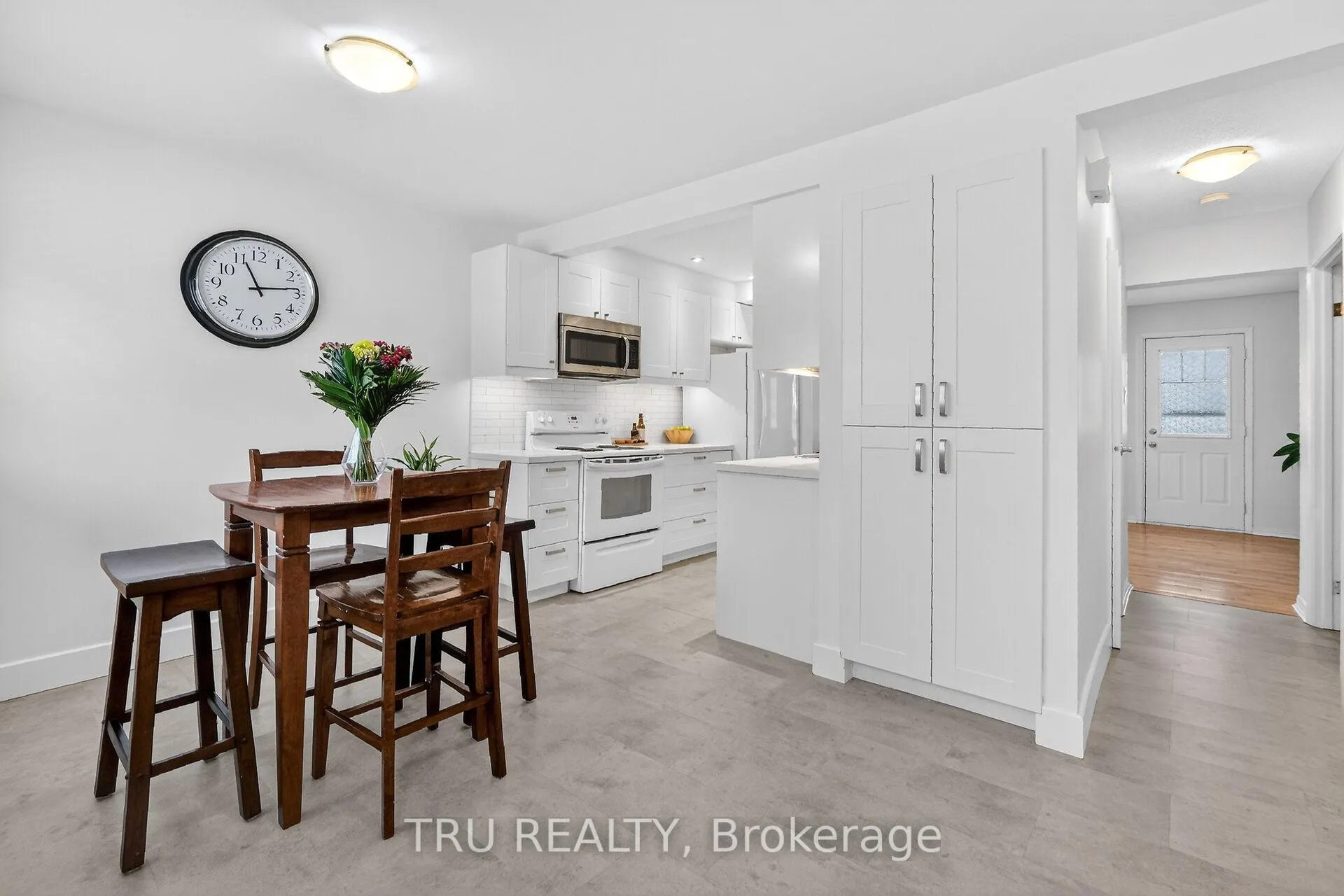 Photo 6 of Unit 26, 4631 Cecilia Crescent, Ottawa, Cyrville — HOMEH