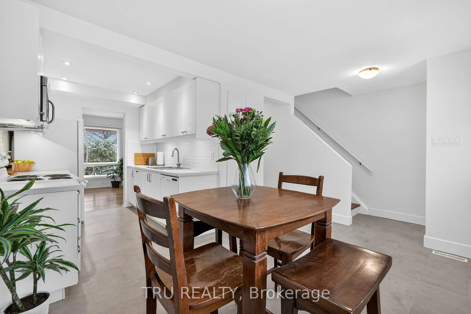 Photo 8 of Unit 26, 4631 Cecilia Crescent, Ottawa, Cyrville — HOMEH