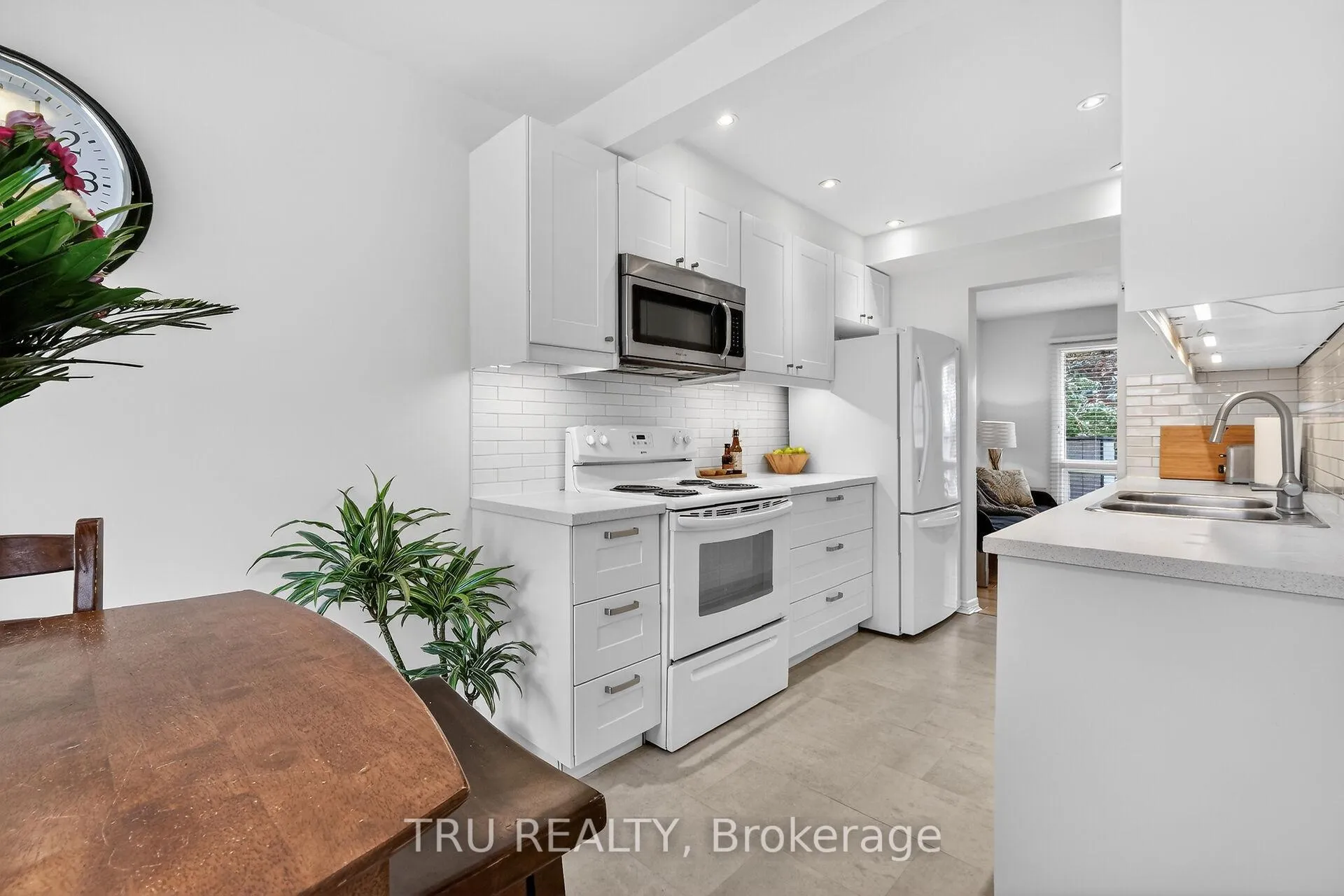 Photo 11 of Unit 26, 4631 Cecilia Crescent, Ottawa, Cyrville — HOMEH