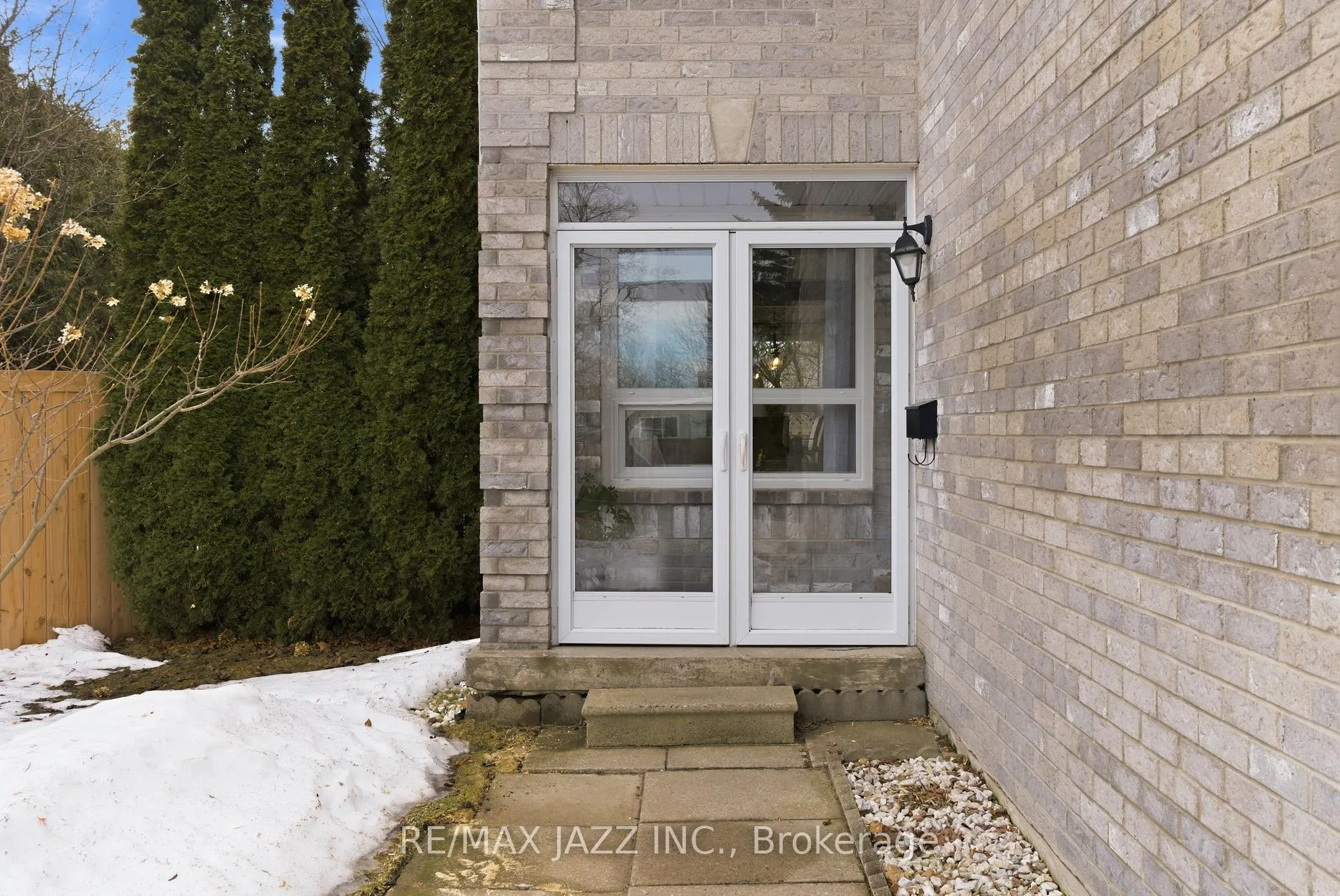 Photo 3 of 222 Sandringham Drive, Clarington, Courtice — HOMEH