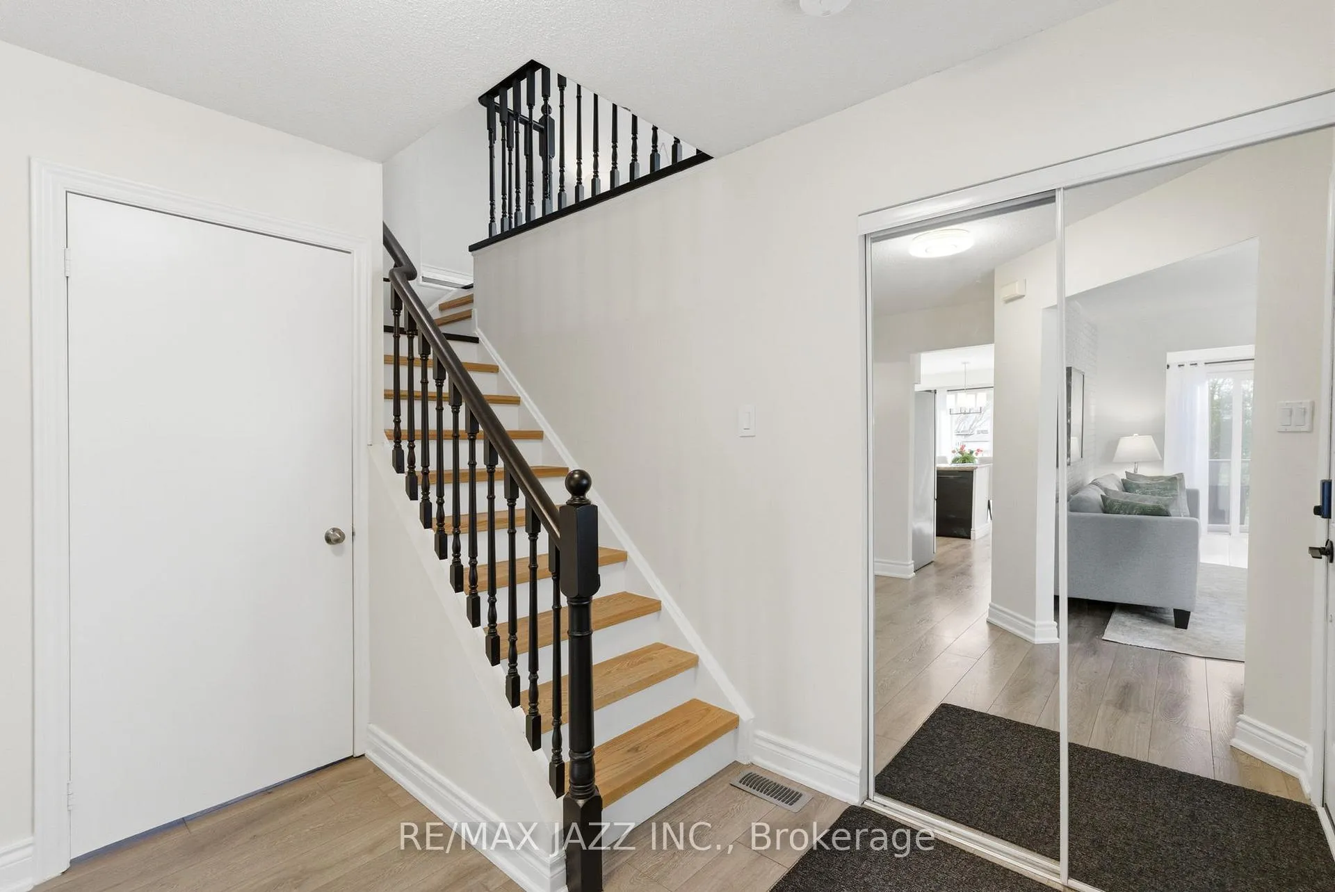Photo 18 of 222 Sandringham Drive, Clarington, Courtice — HOMEH