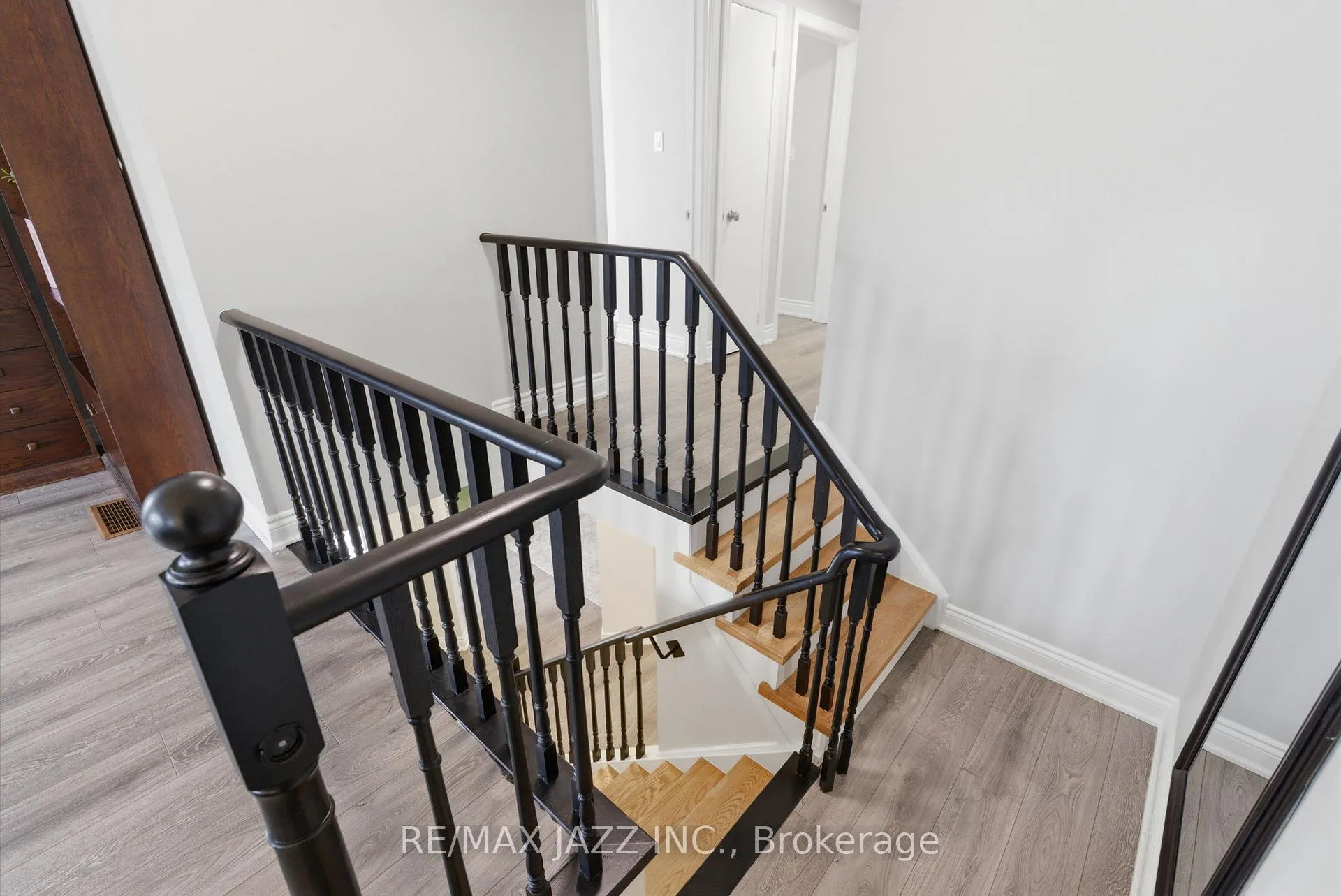 Photo 25 of 222 Sandringham Drive, Clarington, Courtice — HOMEH