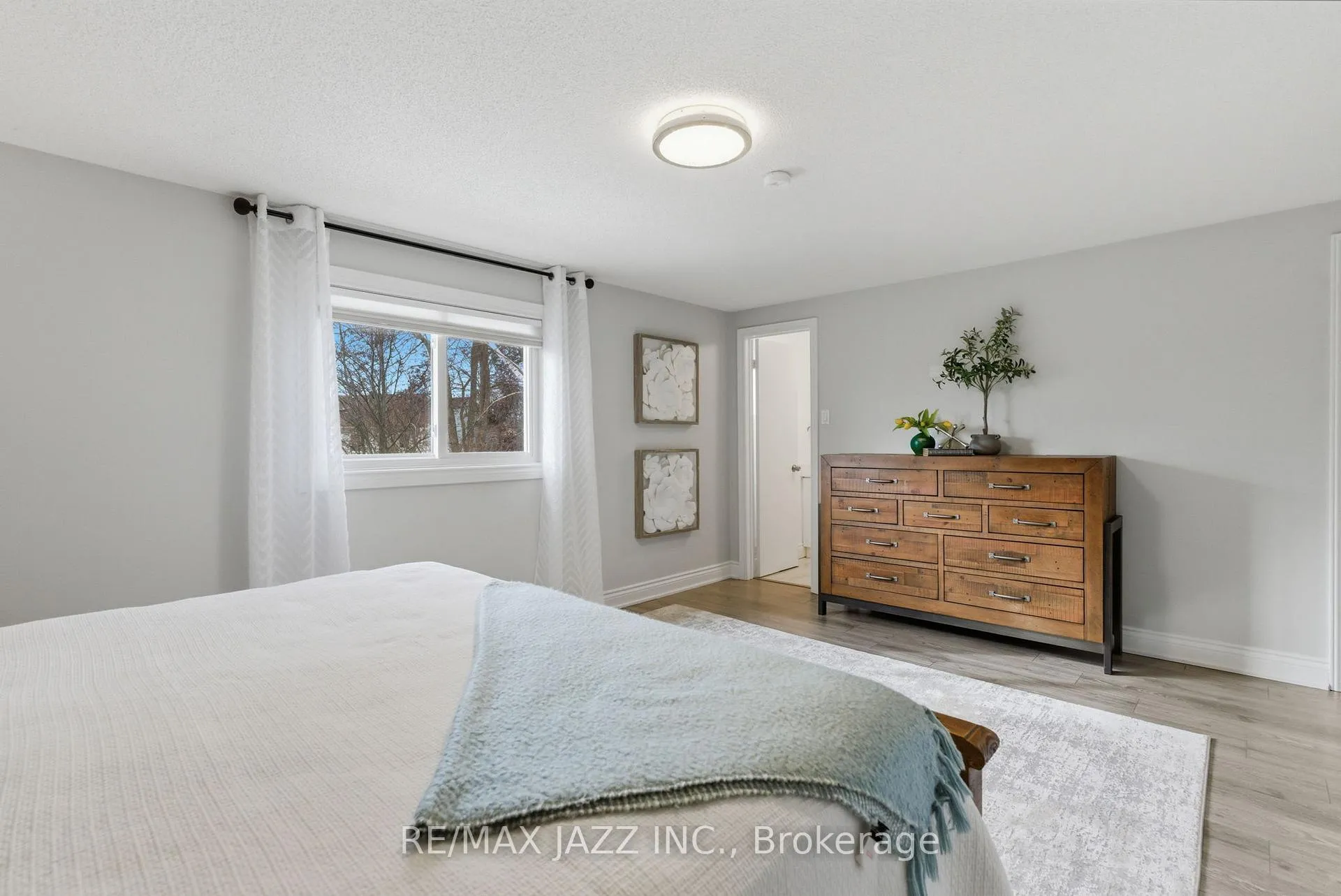 Photo 37 of 222 Sandringham Drive, Clarington, Courtice — HOMEH