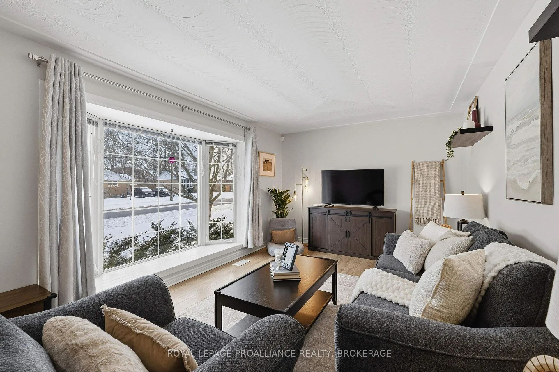 Photo 7 of 502 McEwen Drive, Kingston, City Southwest — HOMEH