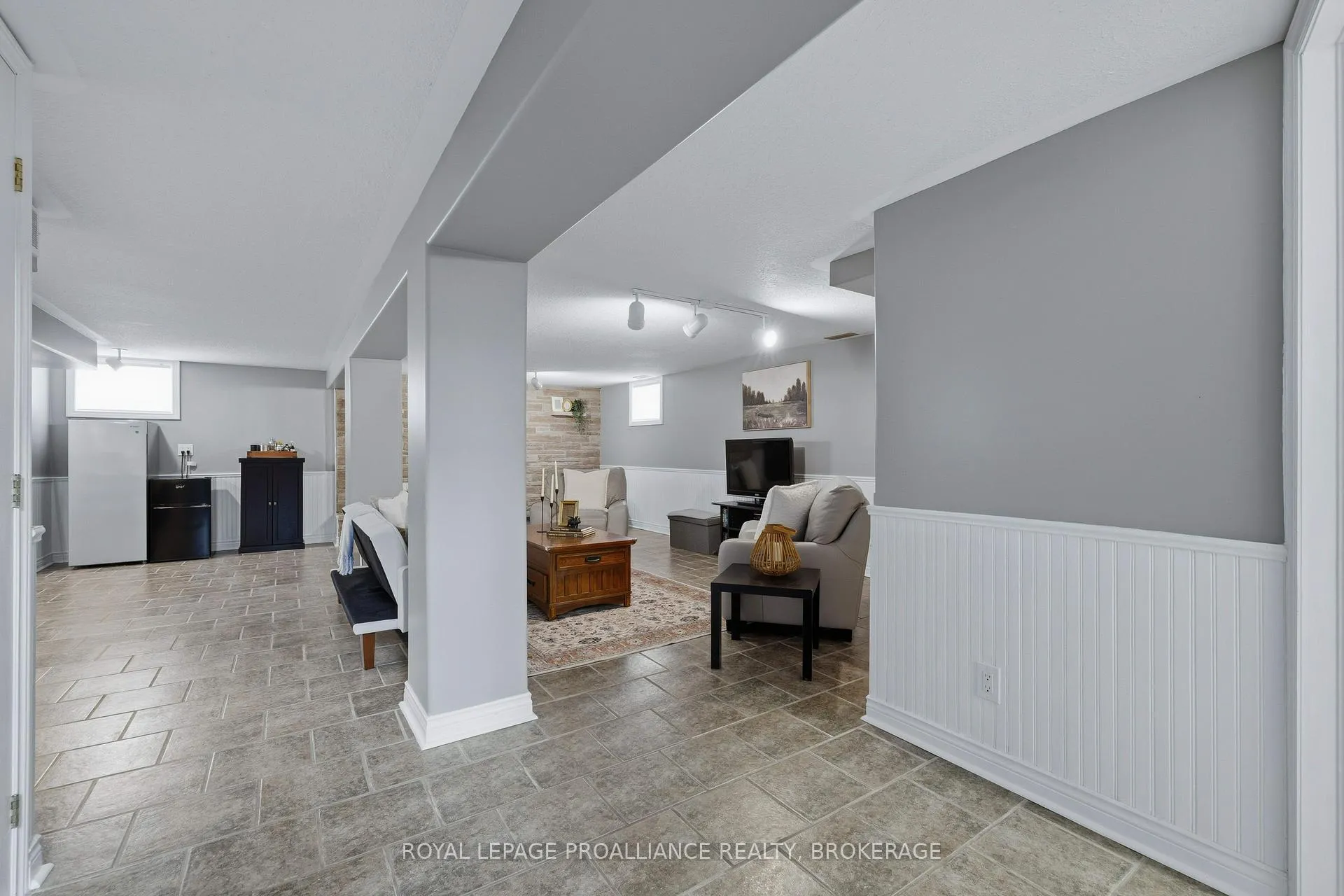 Photo 24 of 502 McEwen Drive, Kingston, City Southwest — HOMEH