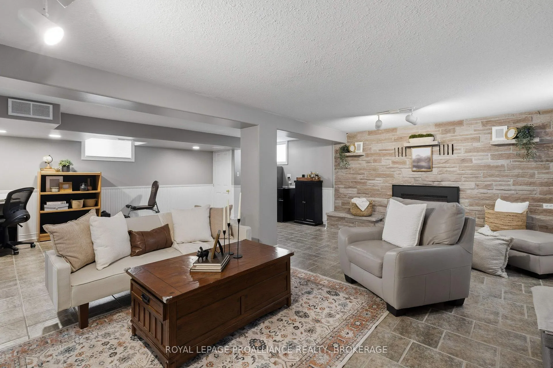 Photo 28 of 502 McEwen Drive, Kingston, City Southwest — HOMEH
