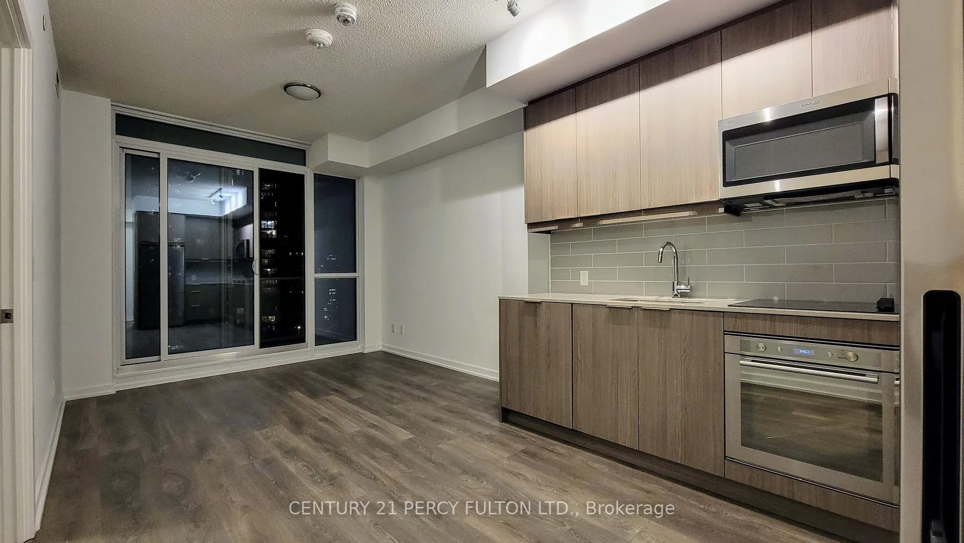 Photo 6 of Unit 903, 32 Forest Manor Road, North York, Henry Farm — HOMEH
