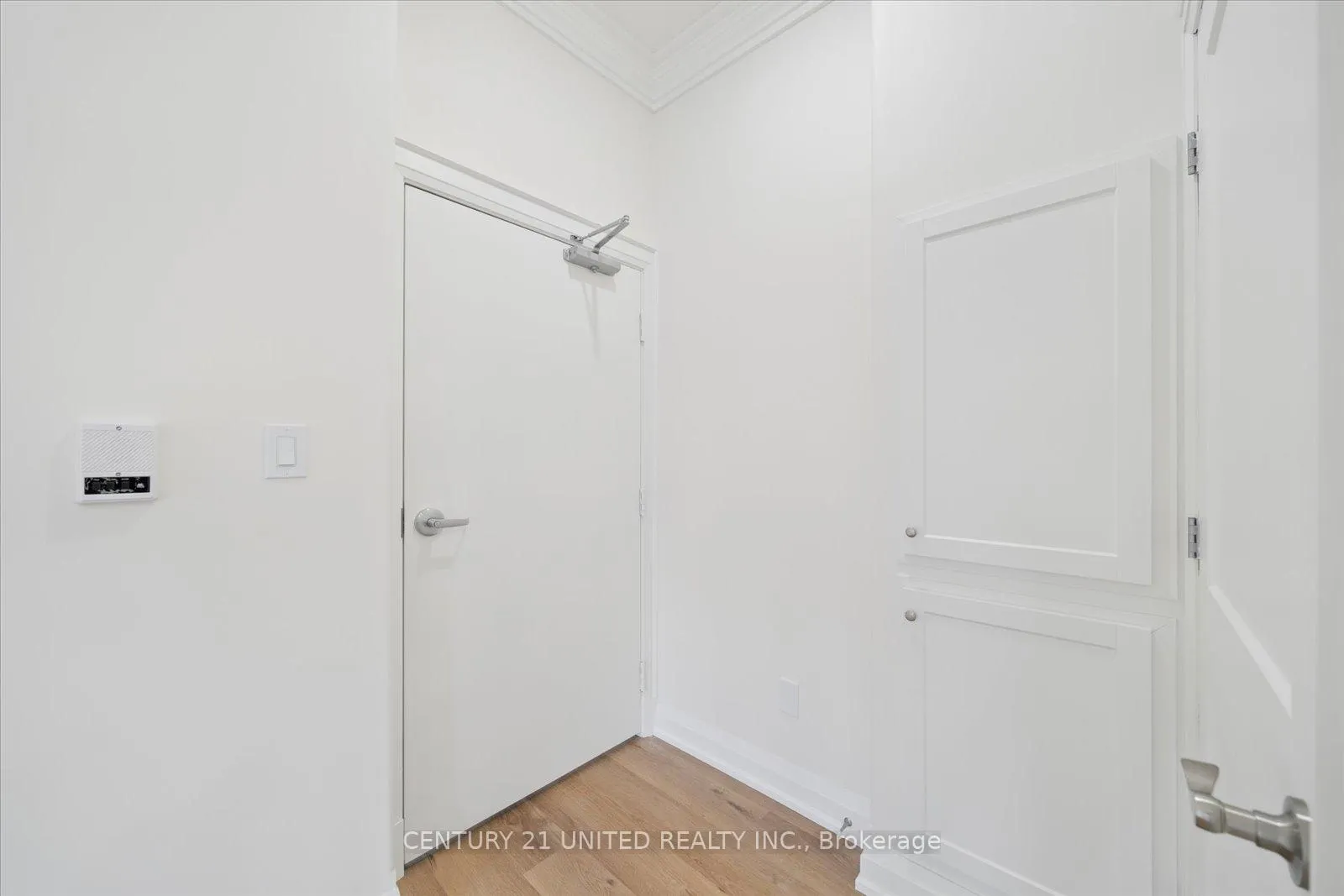 Photo 3 of Unit 202, 1027 Willcox Street, Selwyn — HOMEH