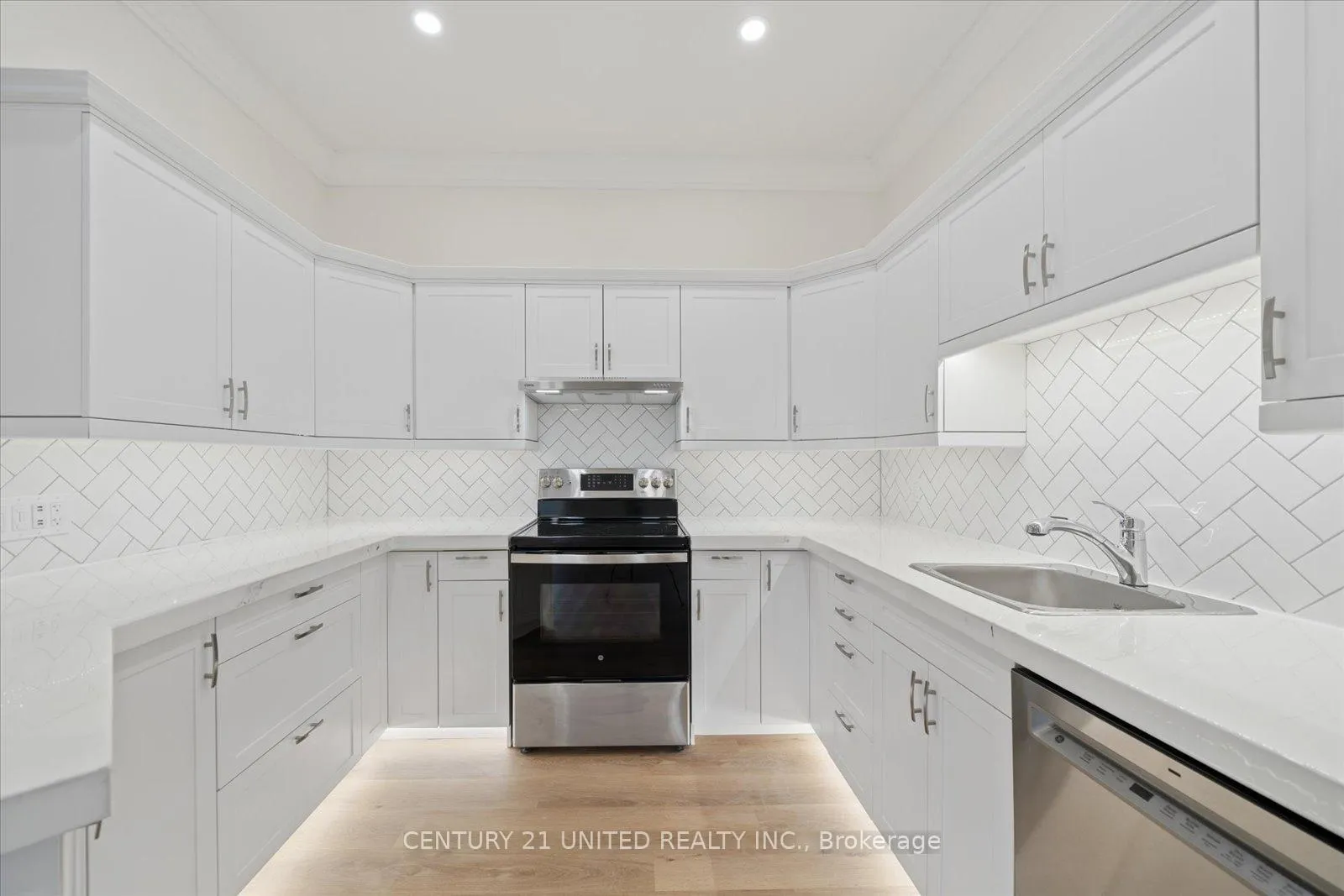 Photo 13 of Unit 202, 1027 Willcox Street, Selwyn — HOMEH
