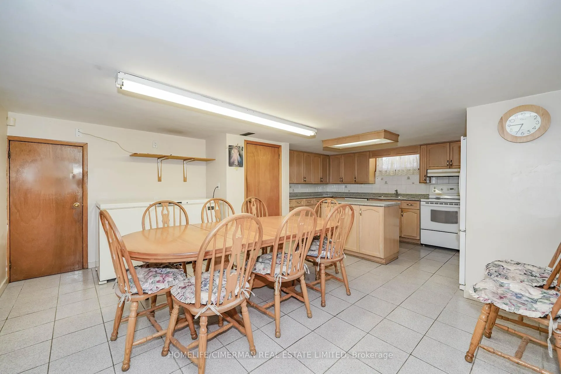 Photo 13 of 28 Renshaw Street, North York, Downsview-Roding-CFB — HOMEH