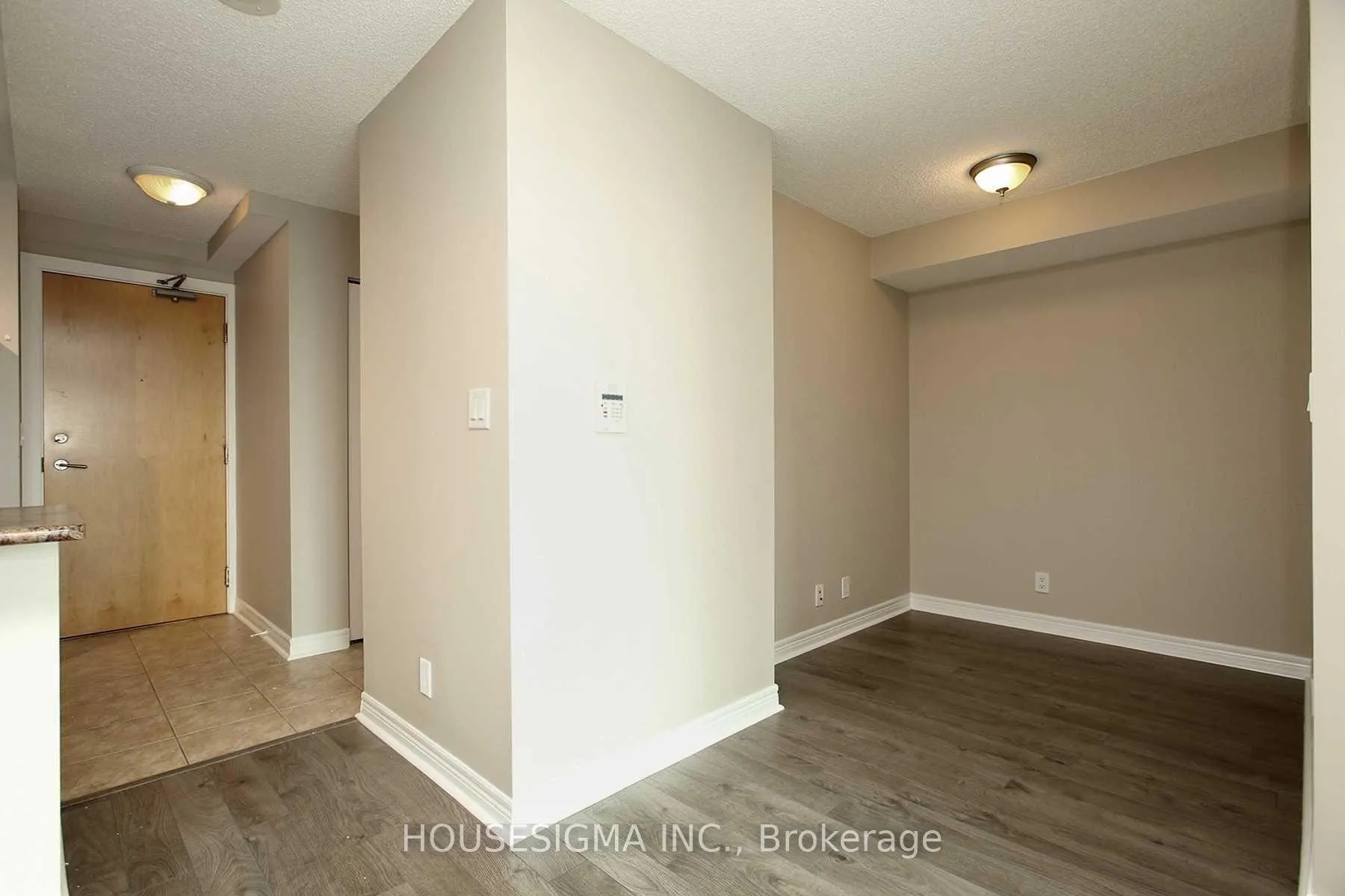 Photo 10 of Unit 1410, 212 Eglinton Avenue E, Toronto, Mount Pleasant West — HOMEH