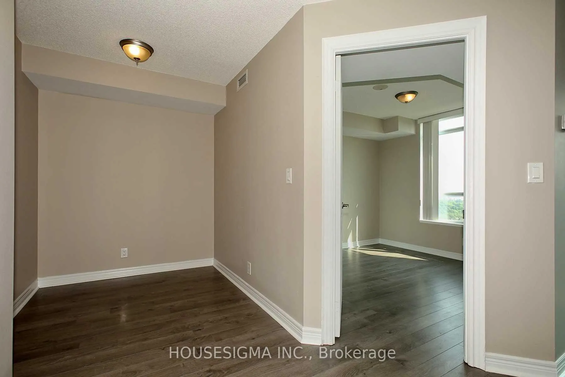 Photo 11 of Unit 1410, 212 Eglinton Avenue E, Toronto, Mount Pleasant West — HOMEH