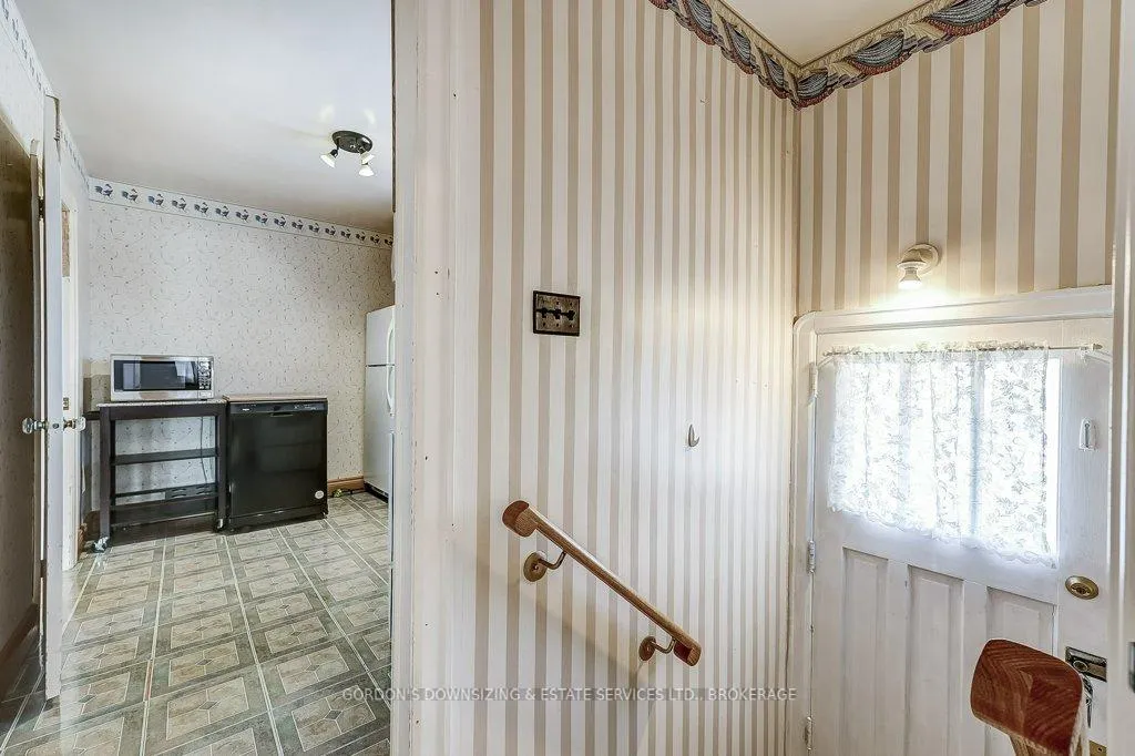 Photo 8 of 402 Division Street, Oshawa, O'Neill — HOMEH