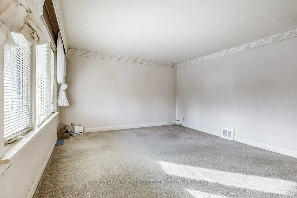 Photo 9 of 402 Division Street, Oshawa, O'Neill — HOMEH