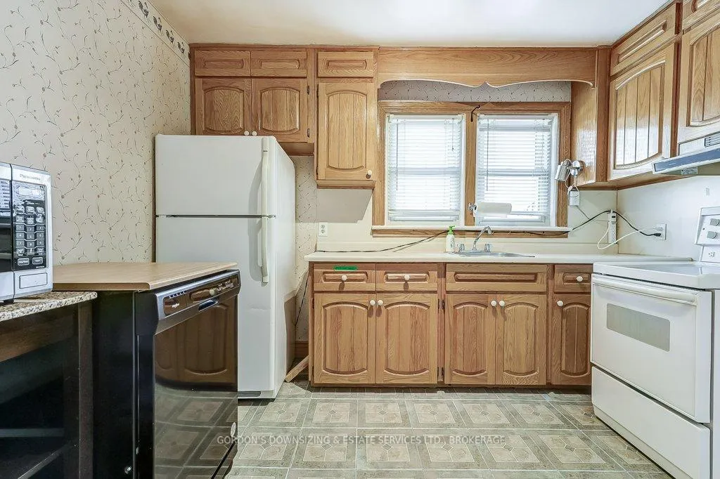 Photo 14 of 402 Division Street, Oshawa, O'Neill — HOMEH