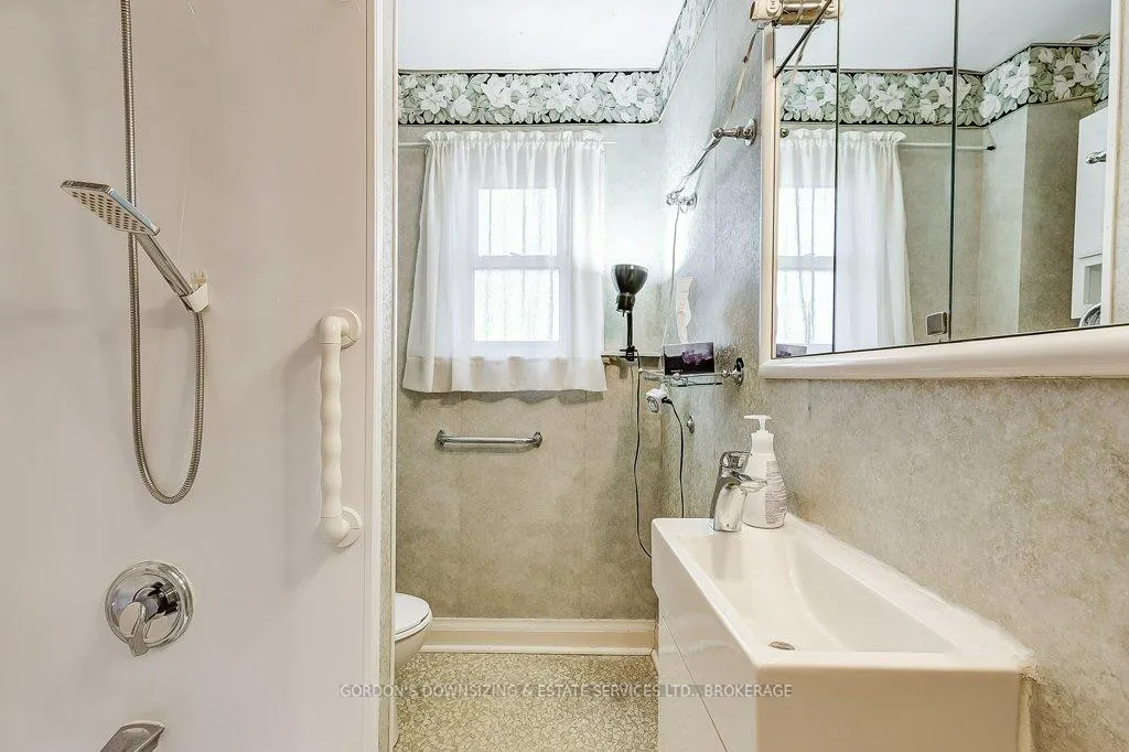 Photo 18 of 402 Division Street, Oshawa, O'Neill — HOMEH