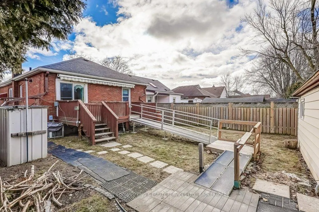 Photo 36 of 402 Division Street, Oshawa, O'Neill — HOMEH
