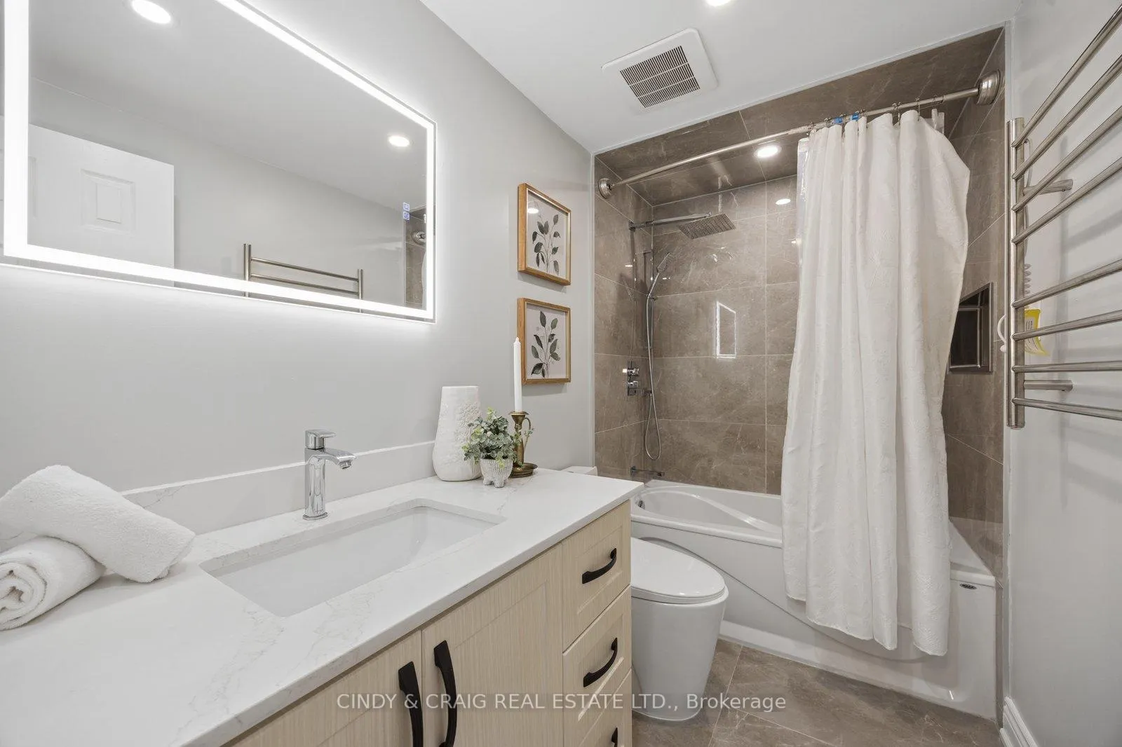 Photo 14 of 107 Hemingford Place, Whitby, Pringle Creek — HOMEH