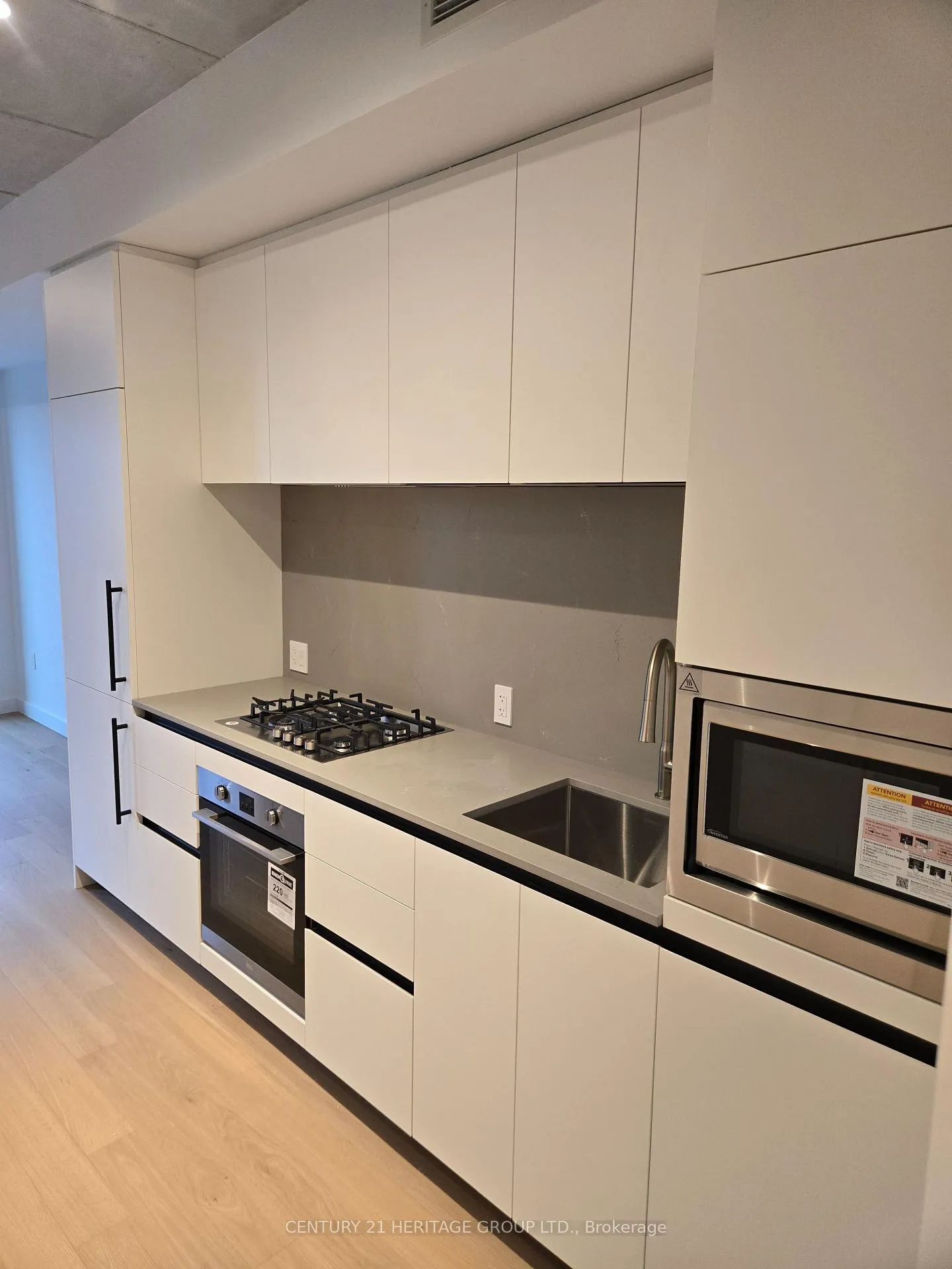Photo 4 of Unit 333, 1720 Bayview Avenue, Toronto, Mount Pleasant East — HOMEH
