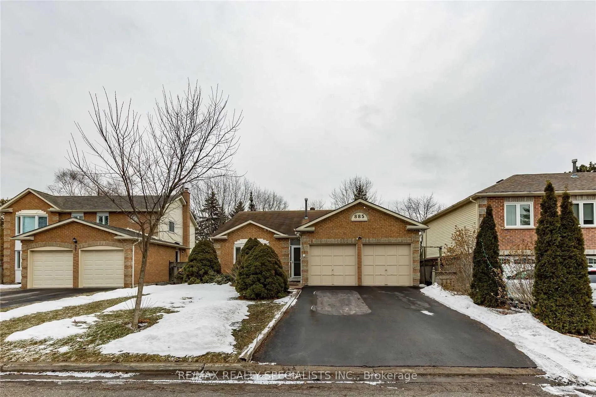 Front of 885 Walton Court