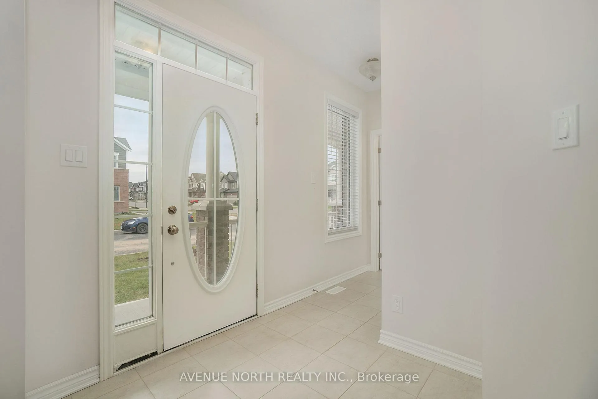 Photo 3 of 157 Cranesbill Road, Ottawa, Kanata - Emerald Meadows/Trailwest — HOMEH