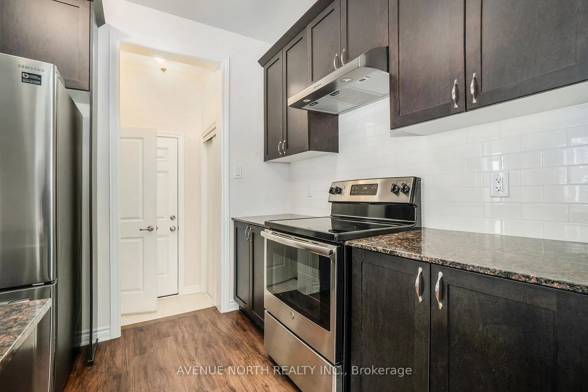 Photo 10 of 157 Cranesbill Road, Ottawa, Kanata - Emerald Meadows/Trailwest — HOMEH